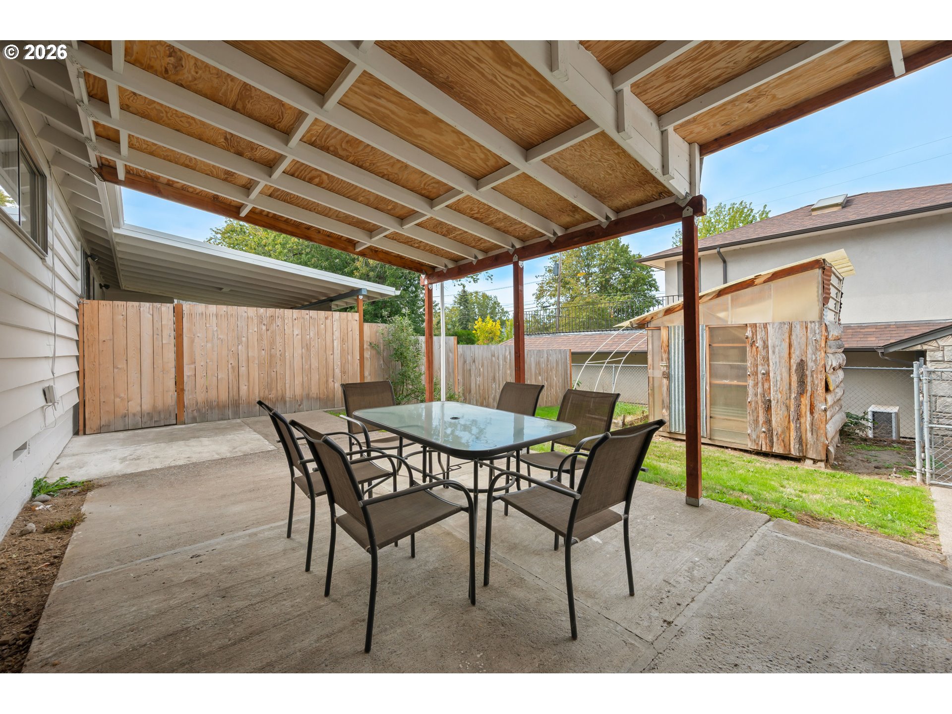 1090 E 28th AVE