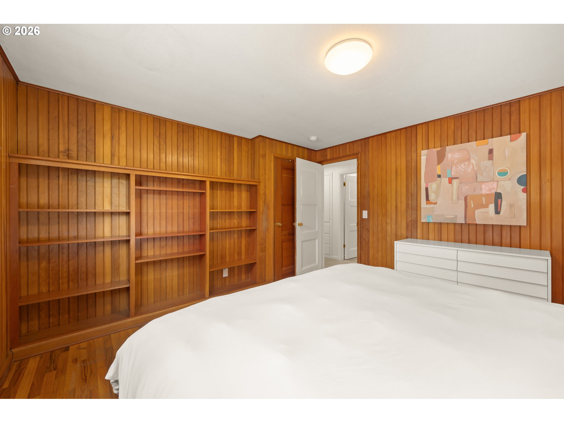 1090 E 28th AVE