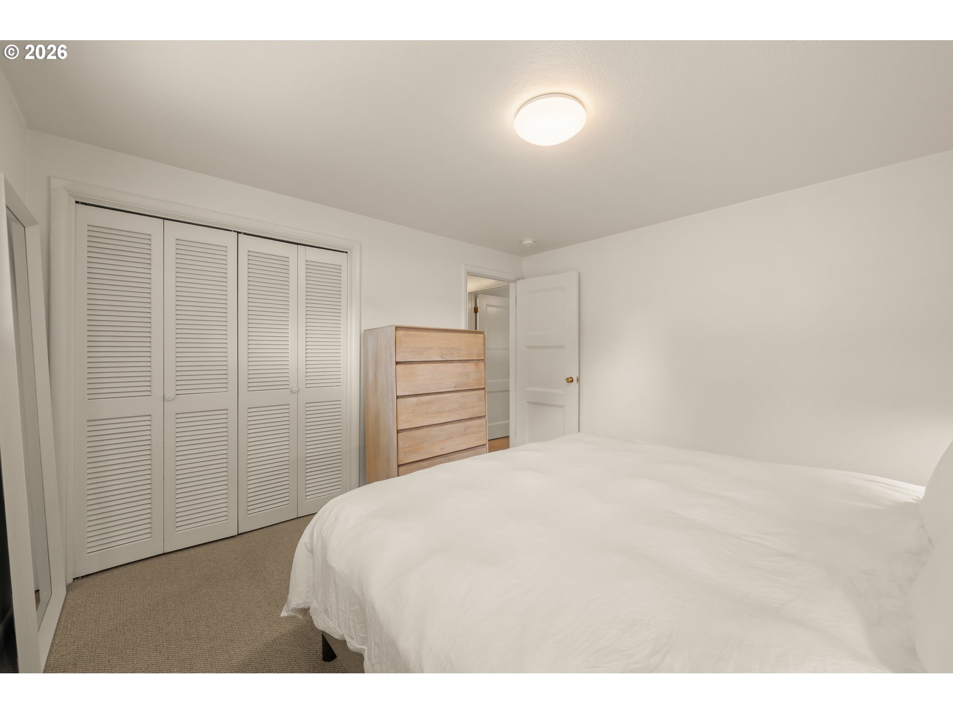1090 E 28th AVE