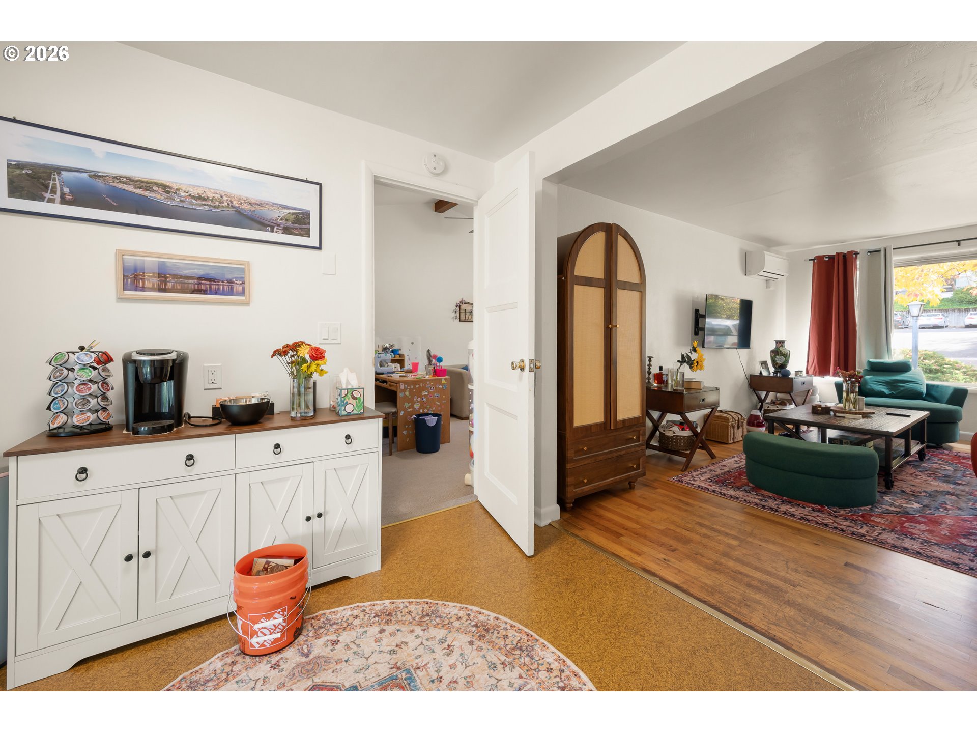 1090 E 28th AVE