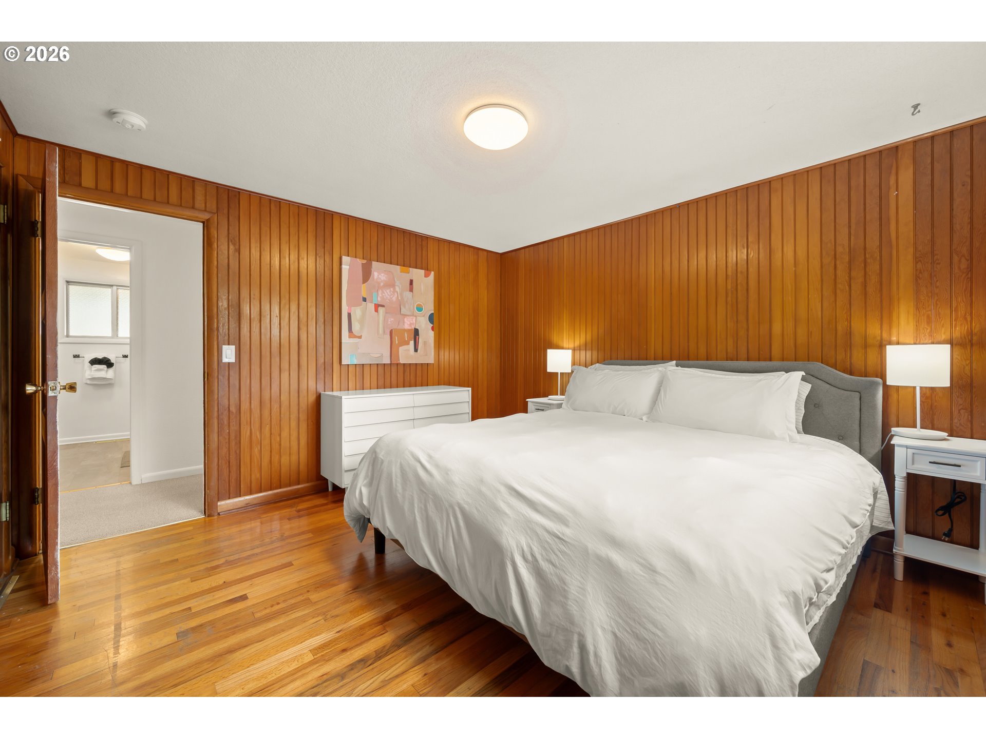 1090 E 28th AVE