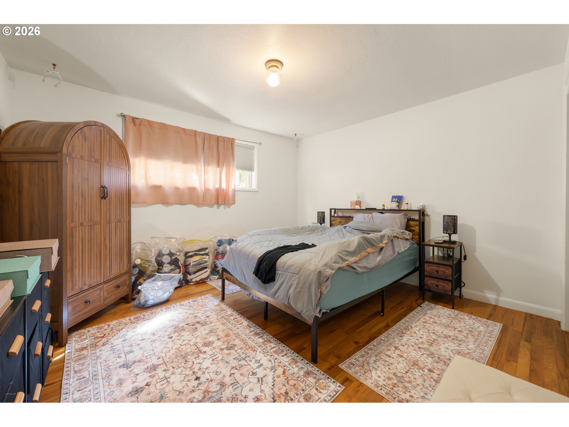 1090 E 28th AVE