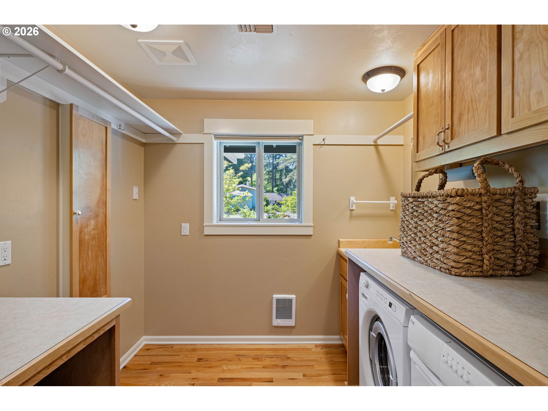 1949 GRAHAM DR