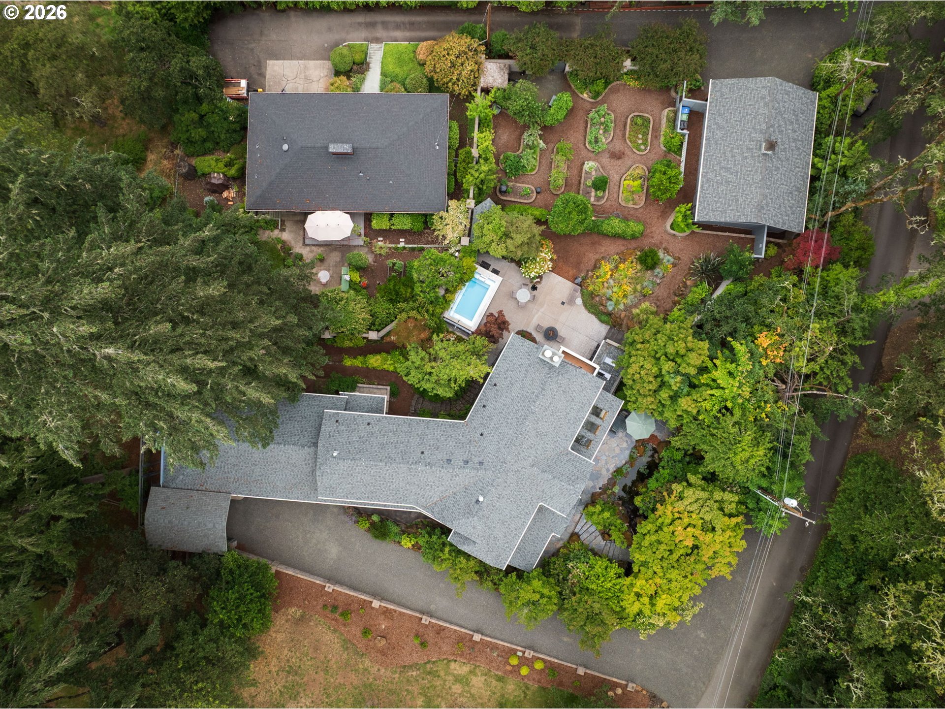 1949 GRAHAM DR