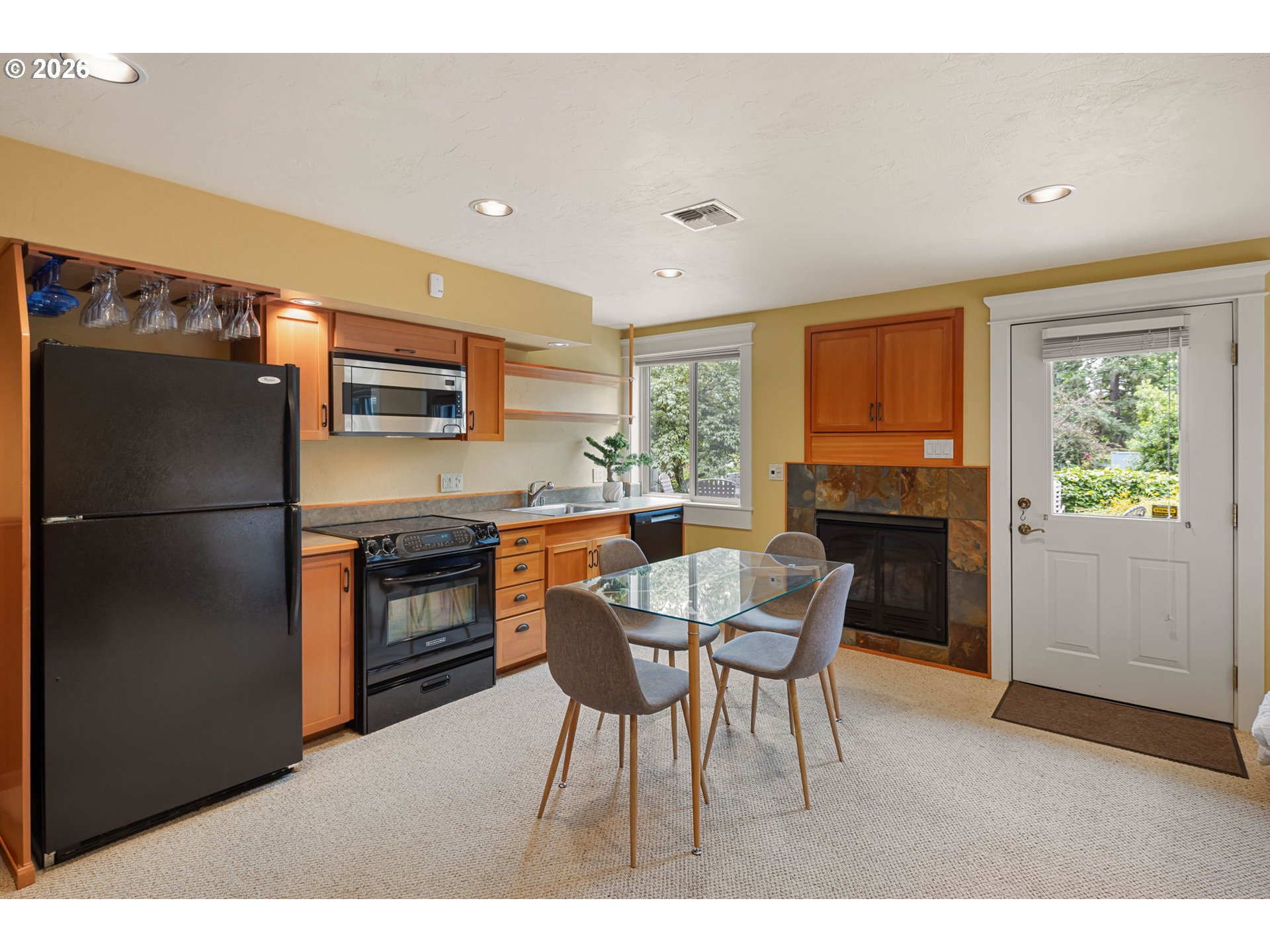 1949 GRAHAM DR