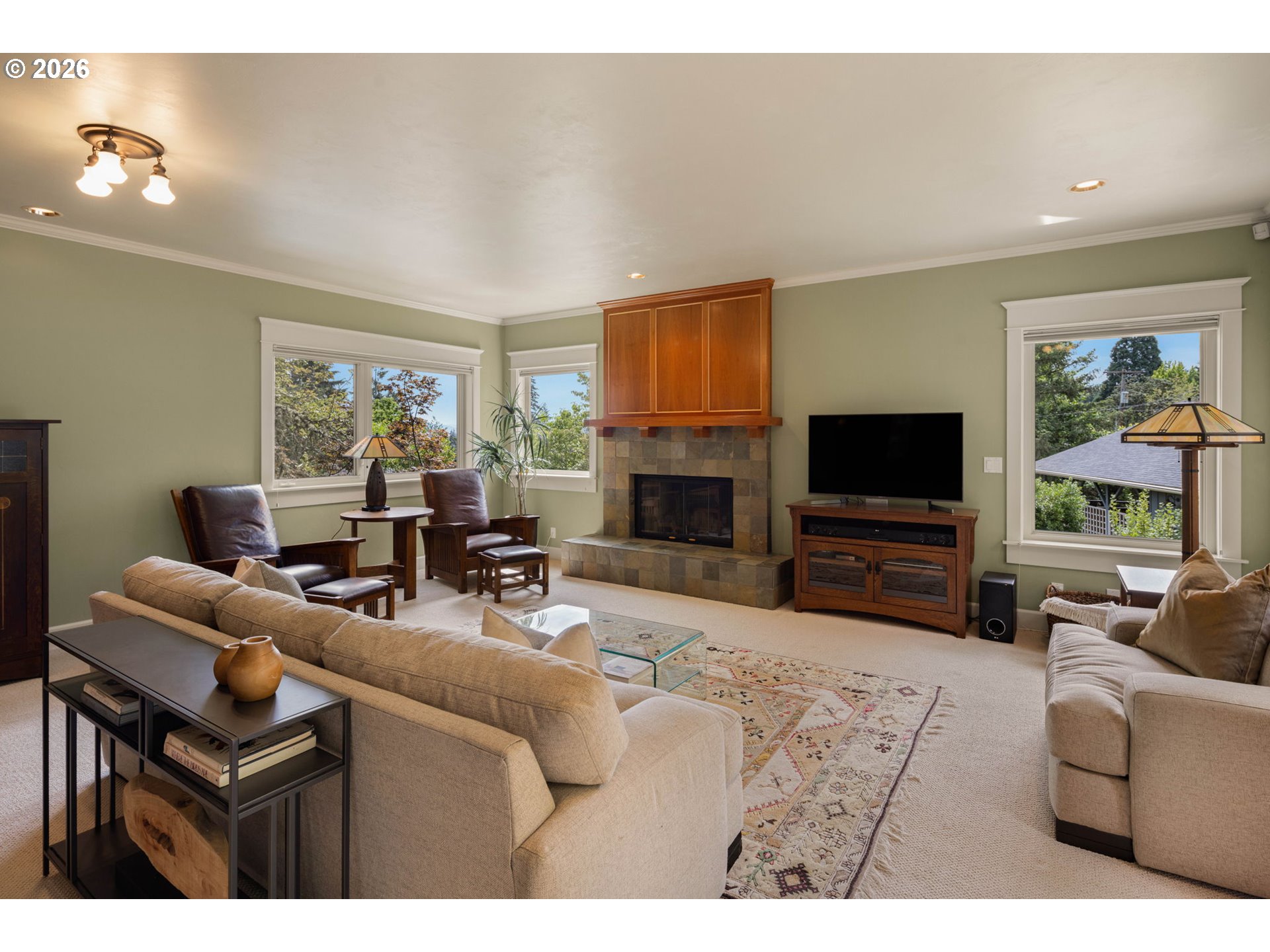 1949 GRAHAM DR