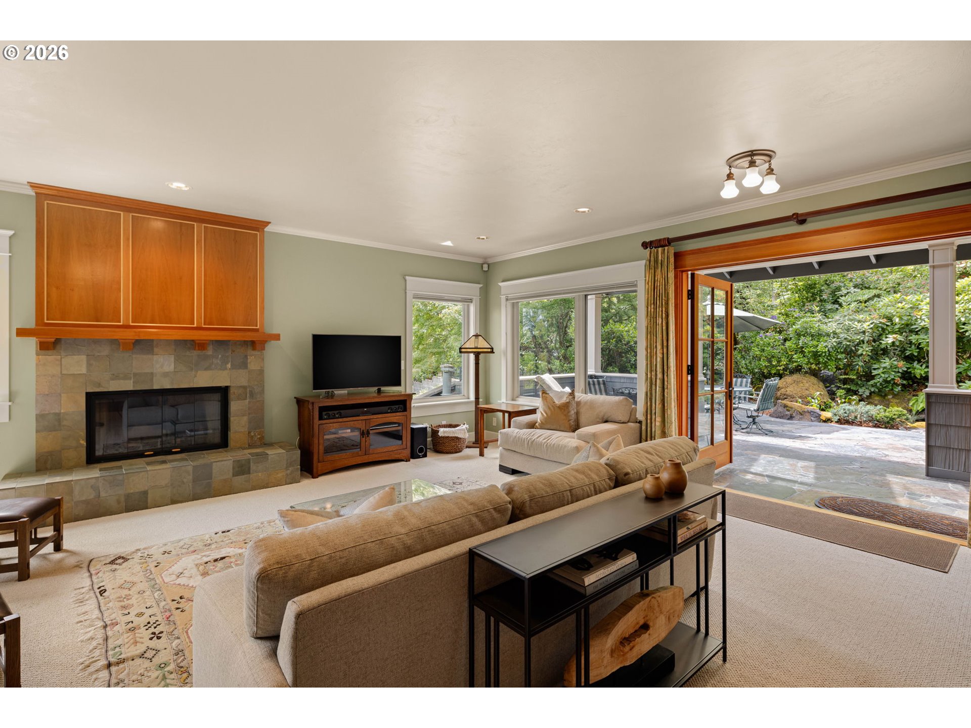1949 GRAHAM DR