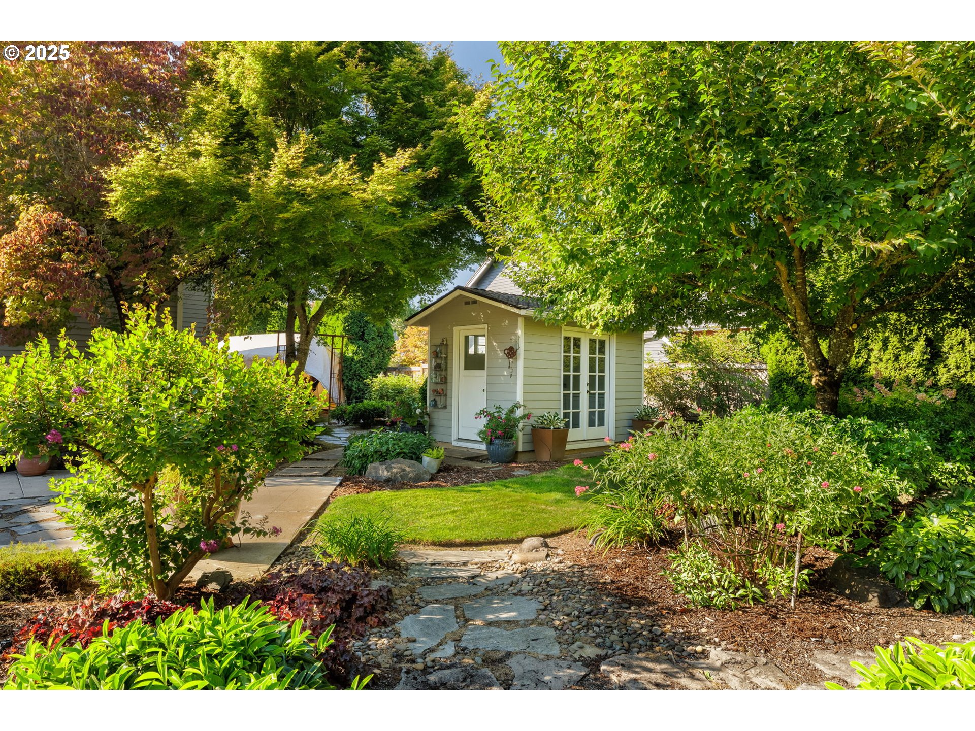 1333 VICTORIAN WAY