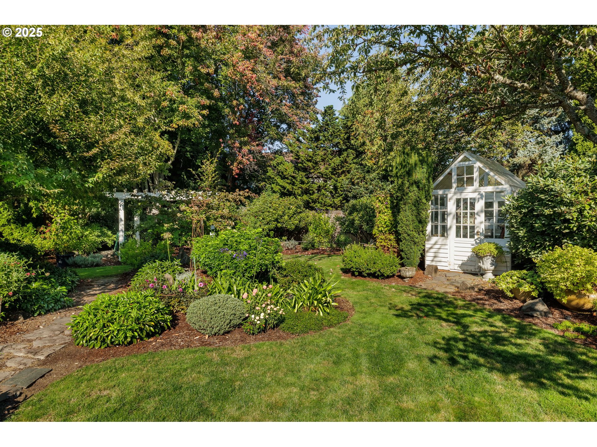1333 VICTORIAN WAY