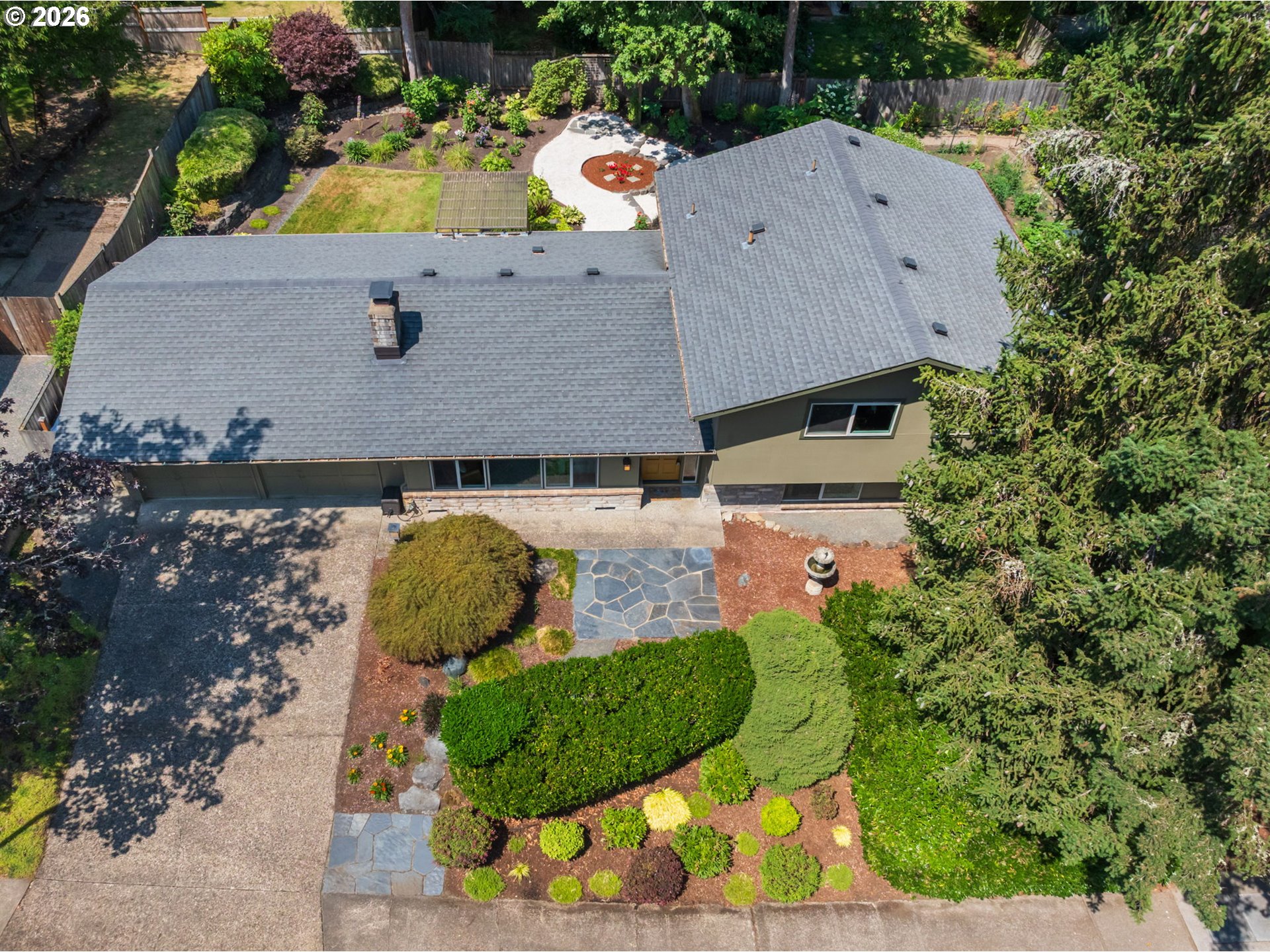 2670 E WINDSOR CIR