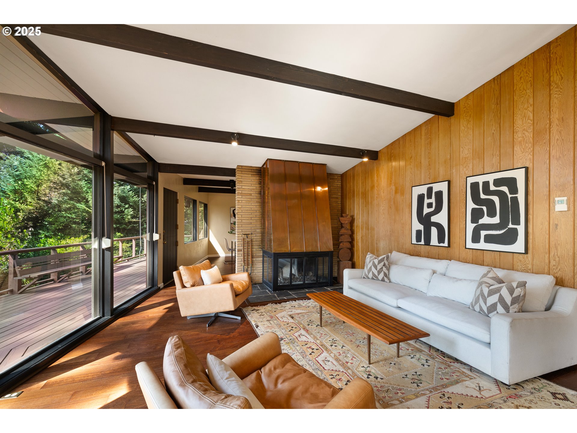 2595 HIGHLAND DR