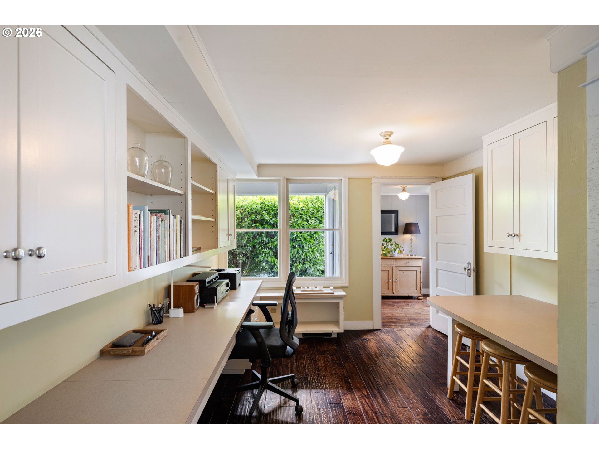 1060 W 17TH AVE