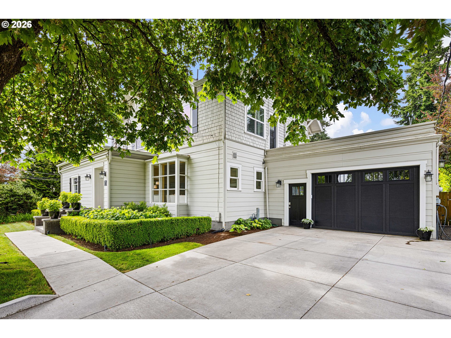 1060 W 17TH AVE