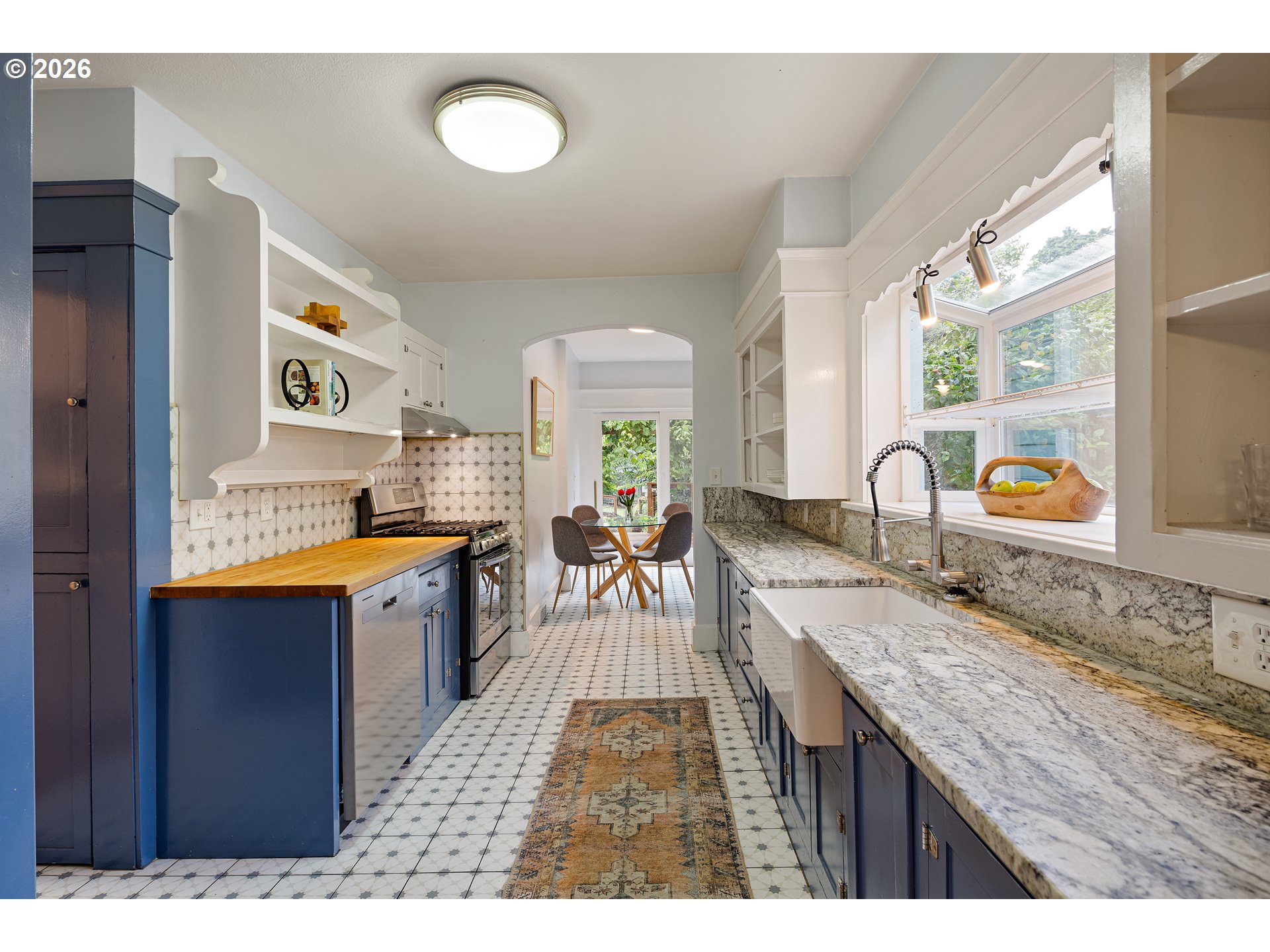 775 W 11th AVE