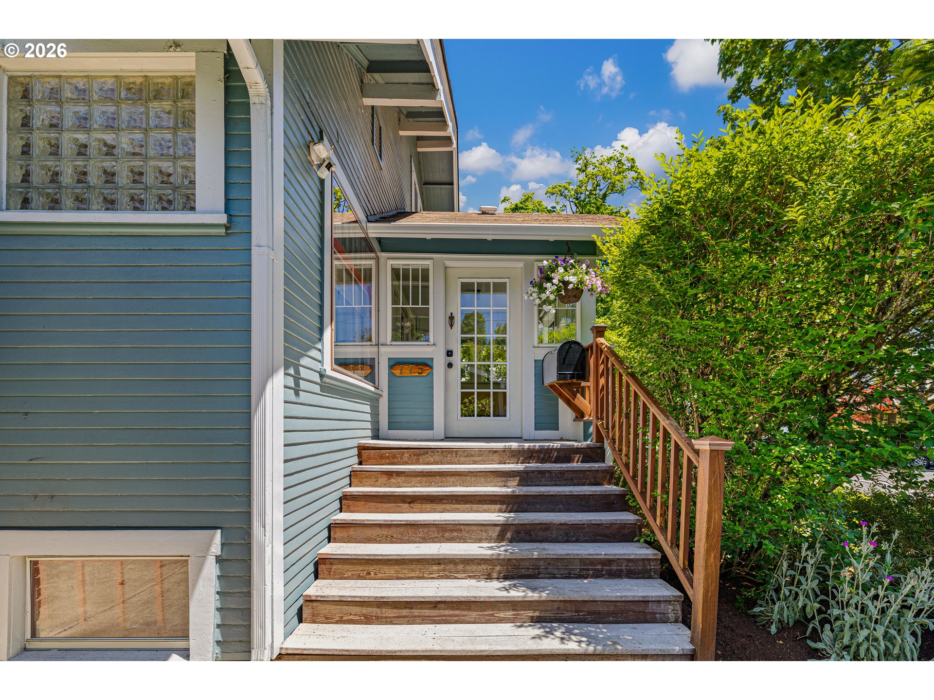 775 W 11th AVE