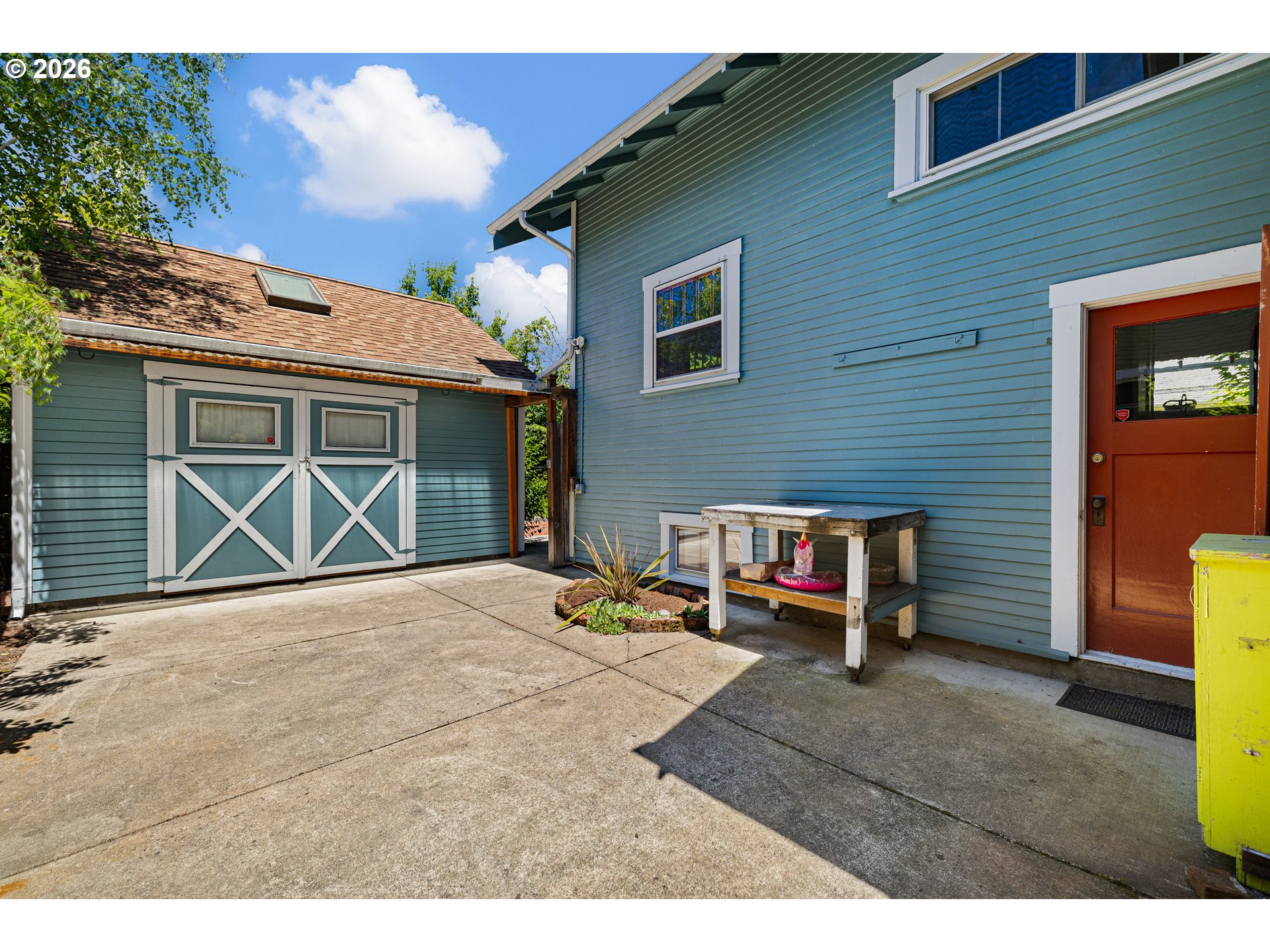 775 W 11th AVE