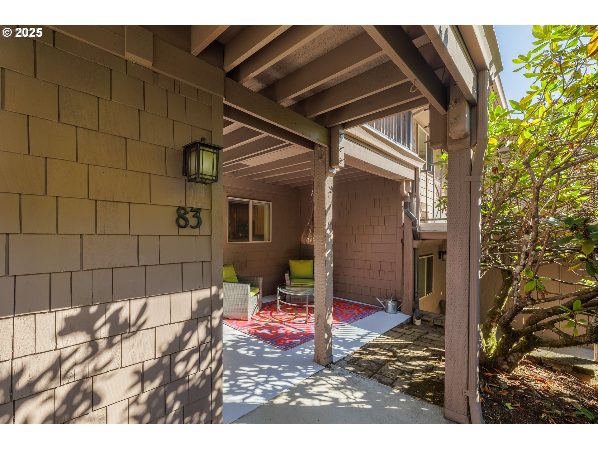 83 ROCKRIDGE DR