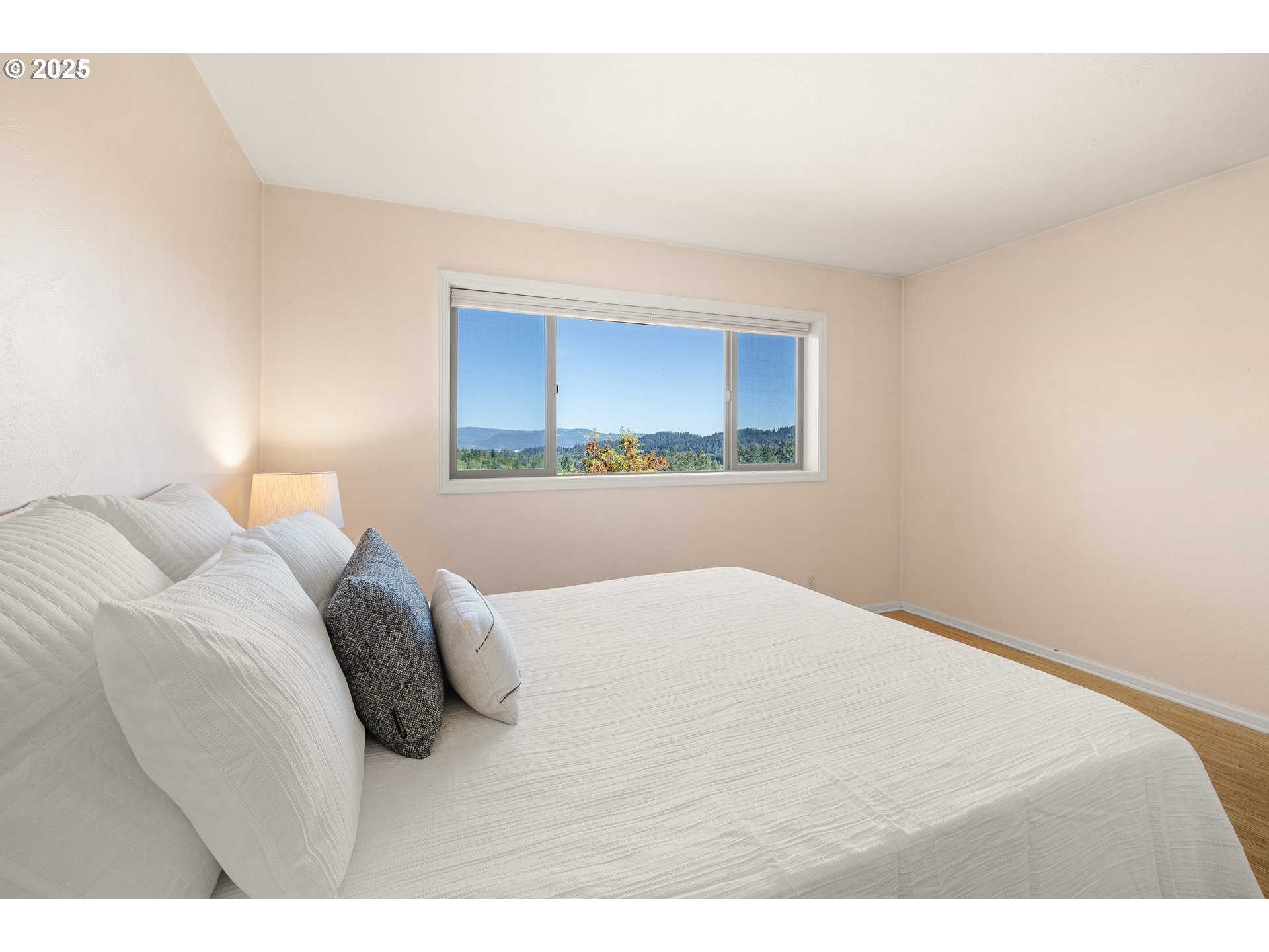 83 ROCKRIDGE DR