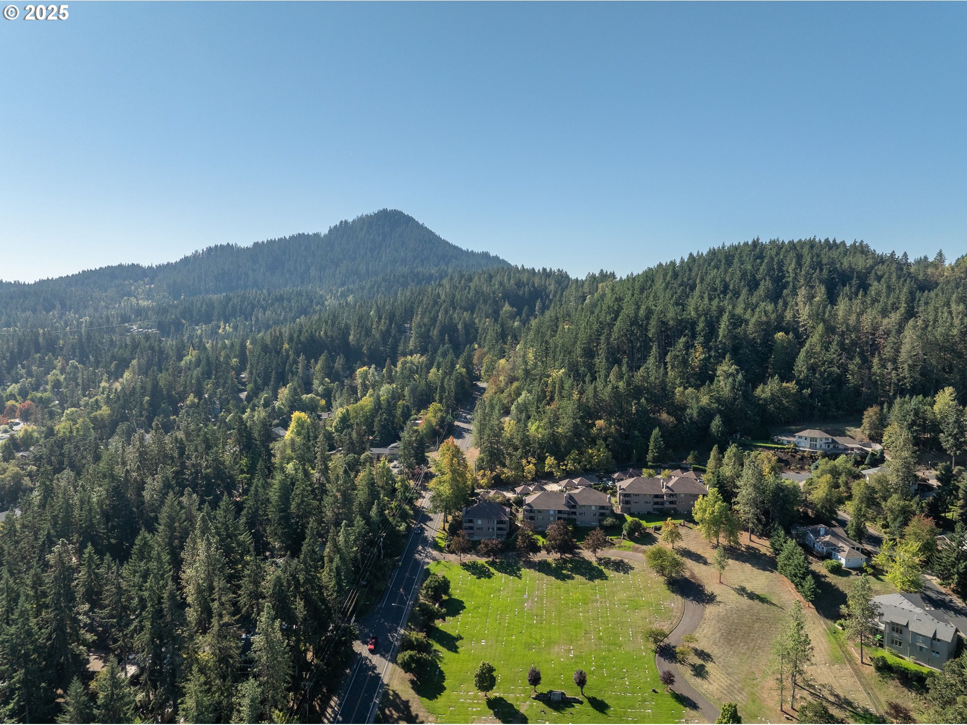 83 ROCKRIDGE DR