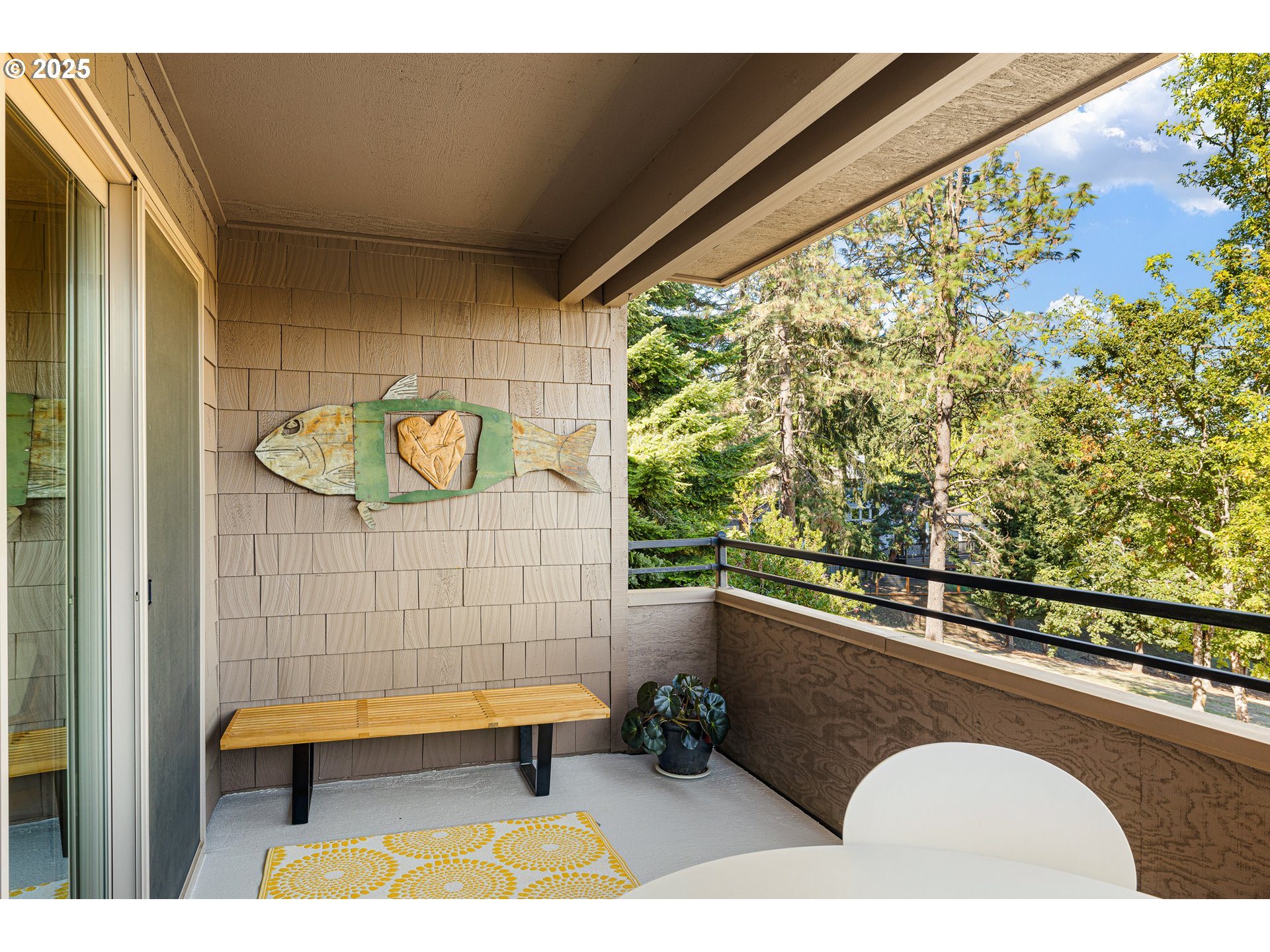 83 ROCKRIDGE DR
