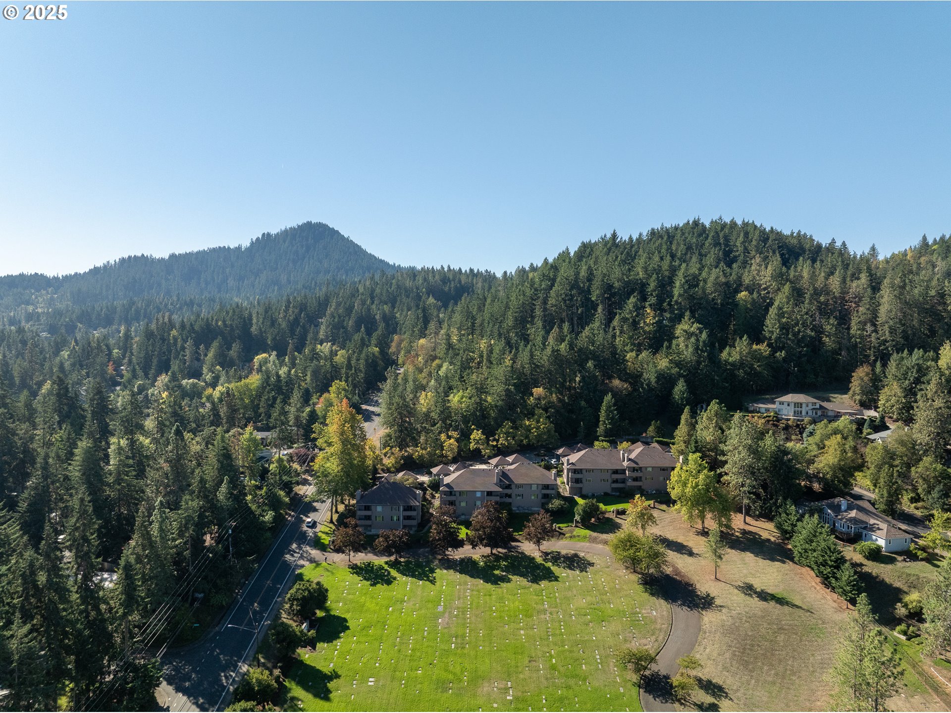 83 ROCKRIDGE DR