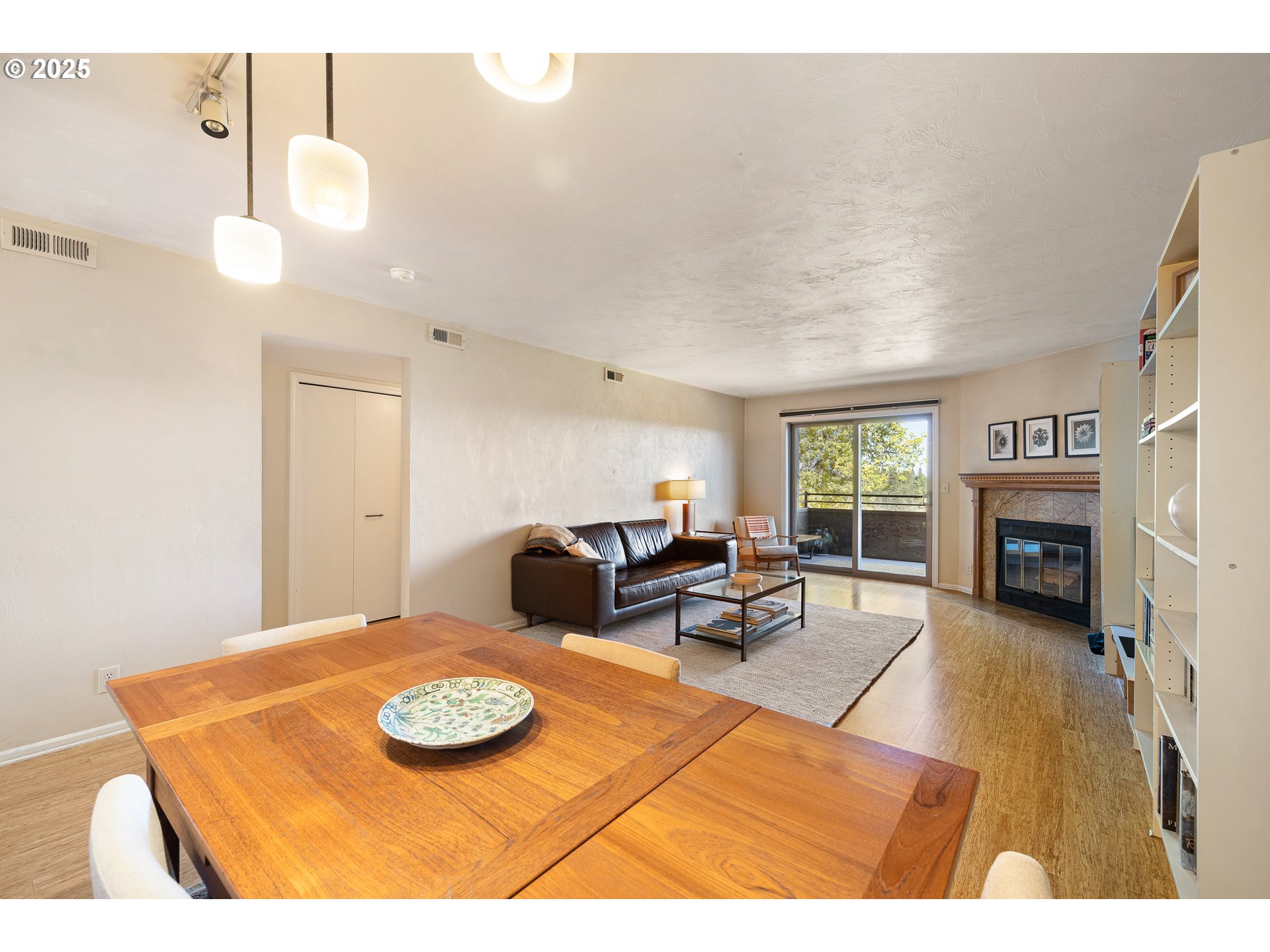 83 ROCKRIDGE DR