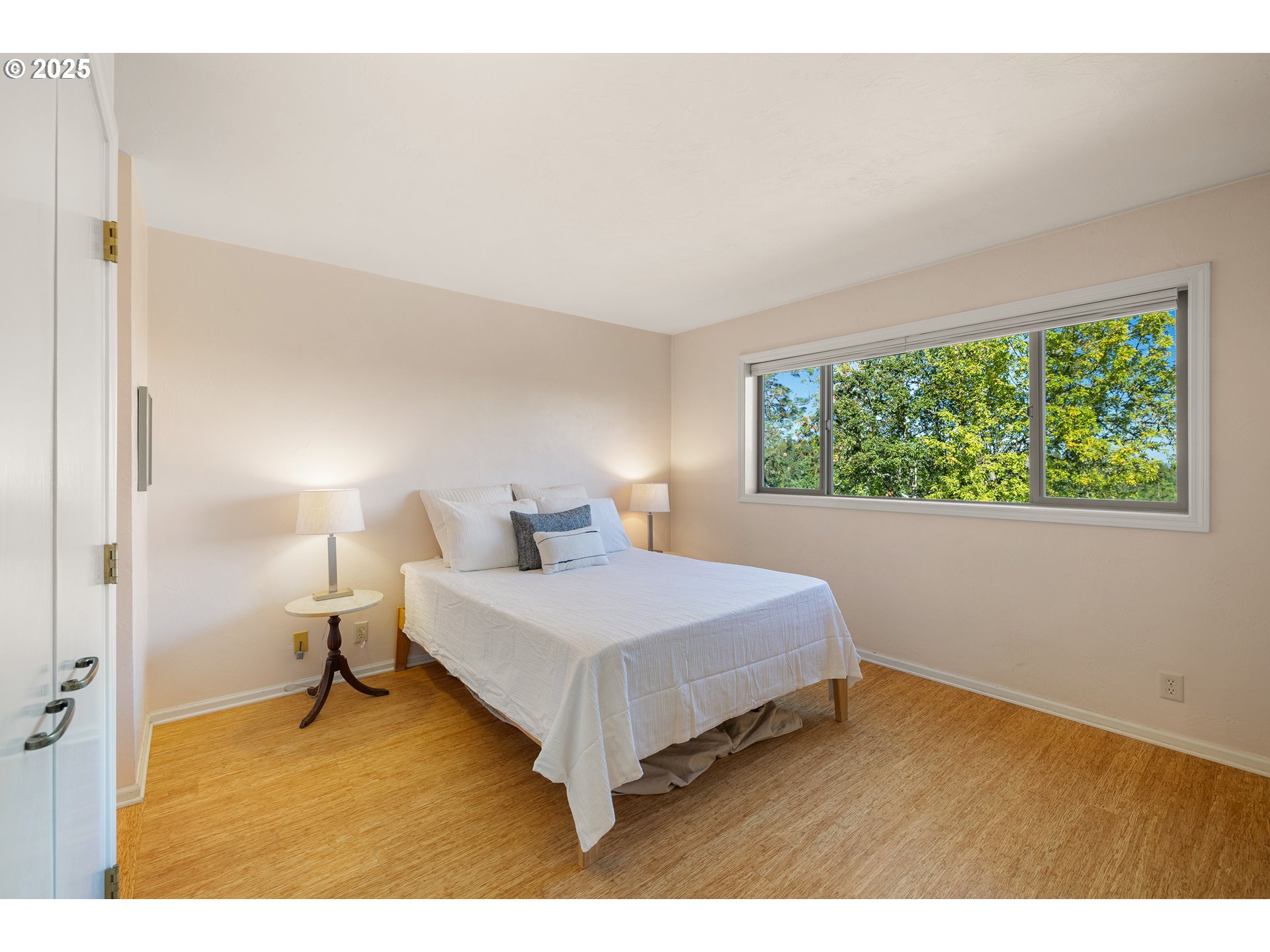 83 ROCKRIDGE DR