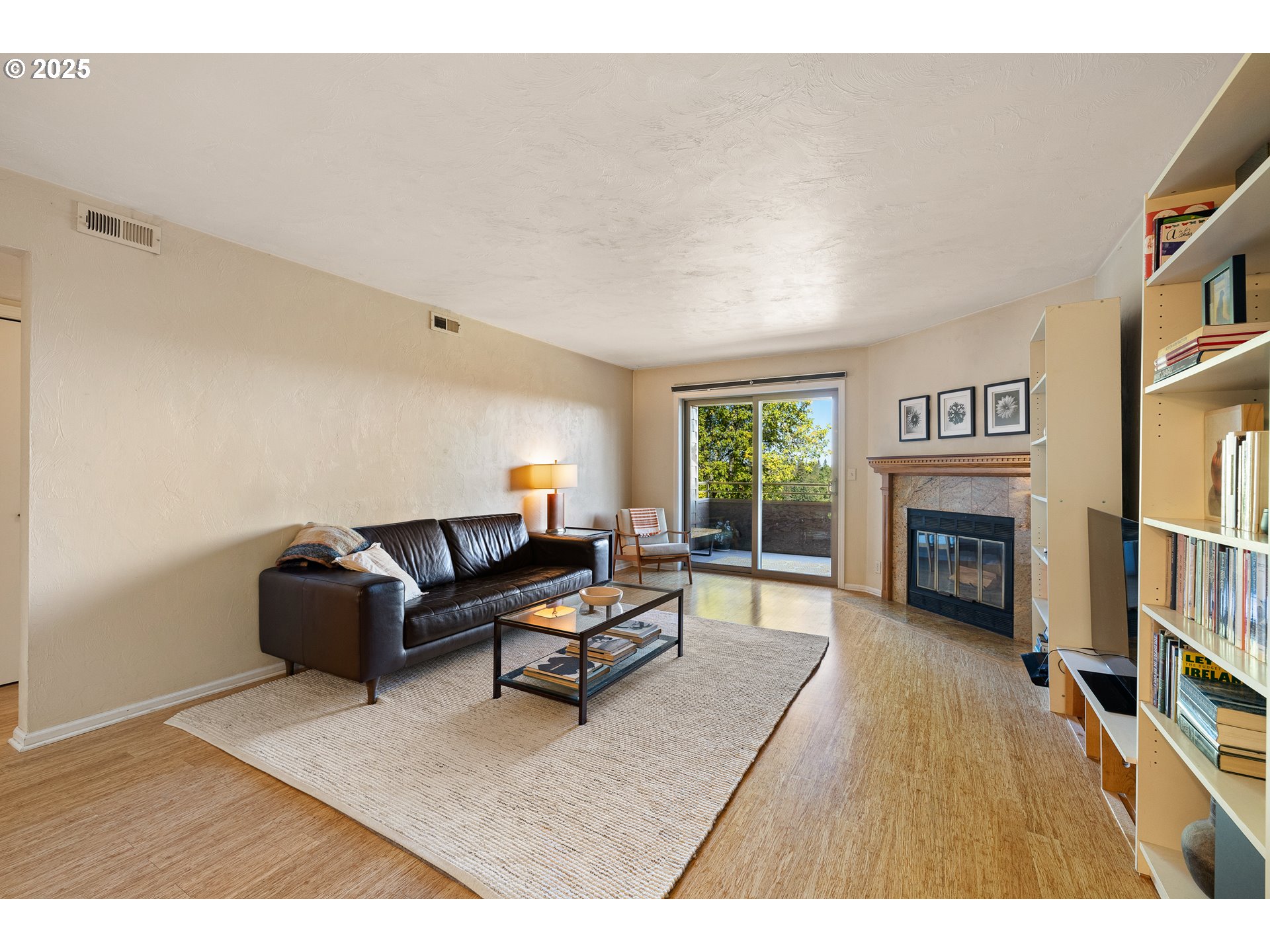 83 ROCKRIDGE DR