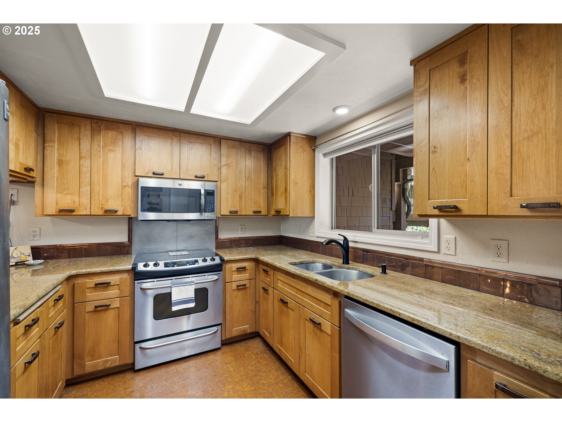 83 ROCKRIDGE DR