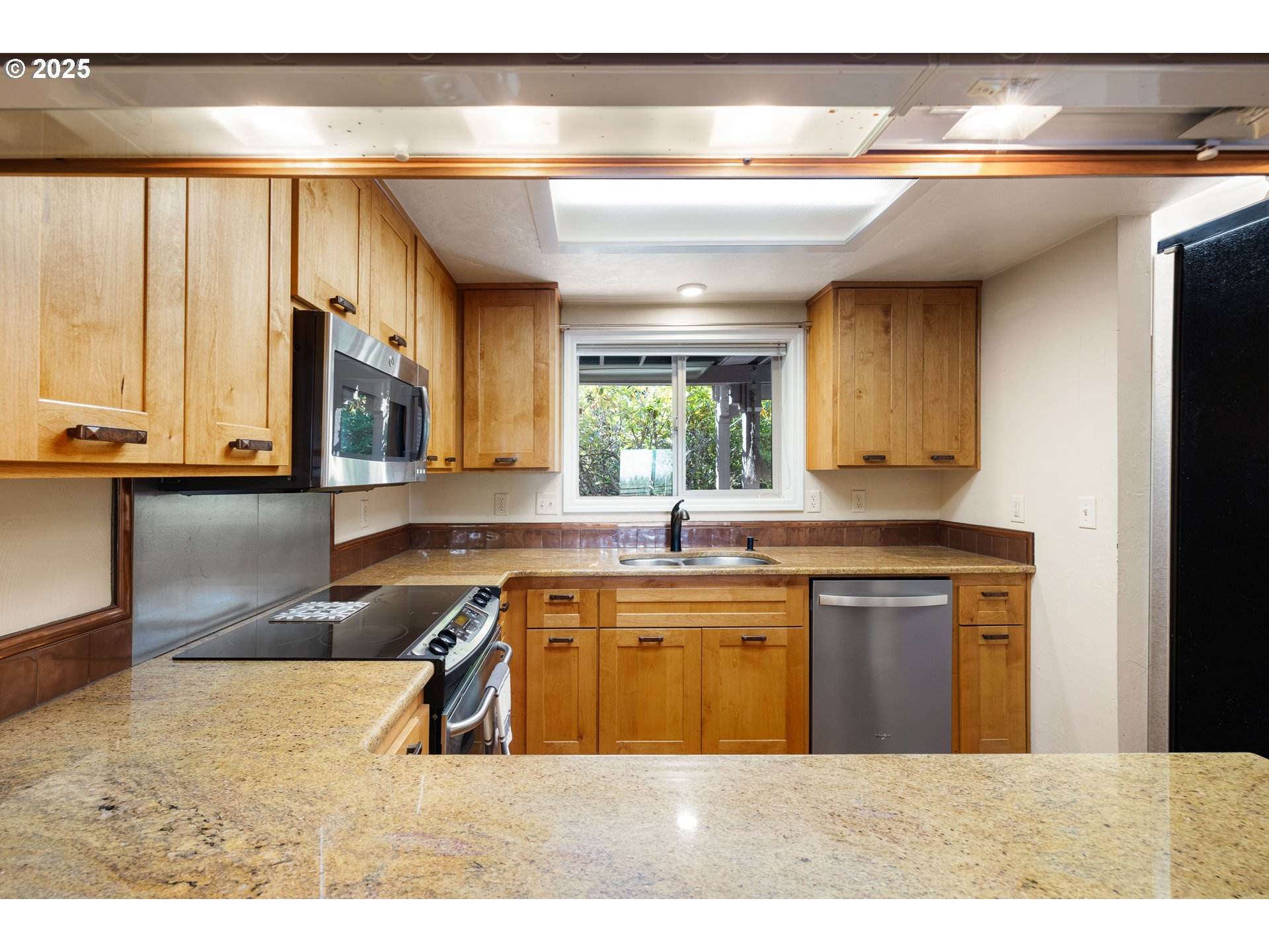 83 ROCKRIDGE DR
