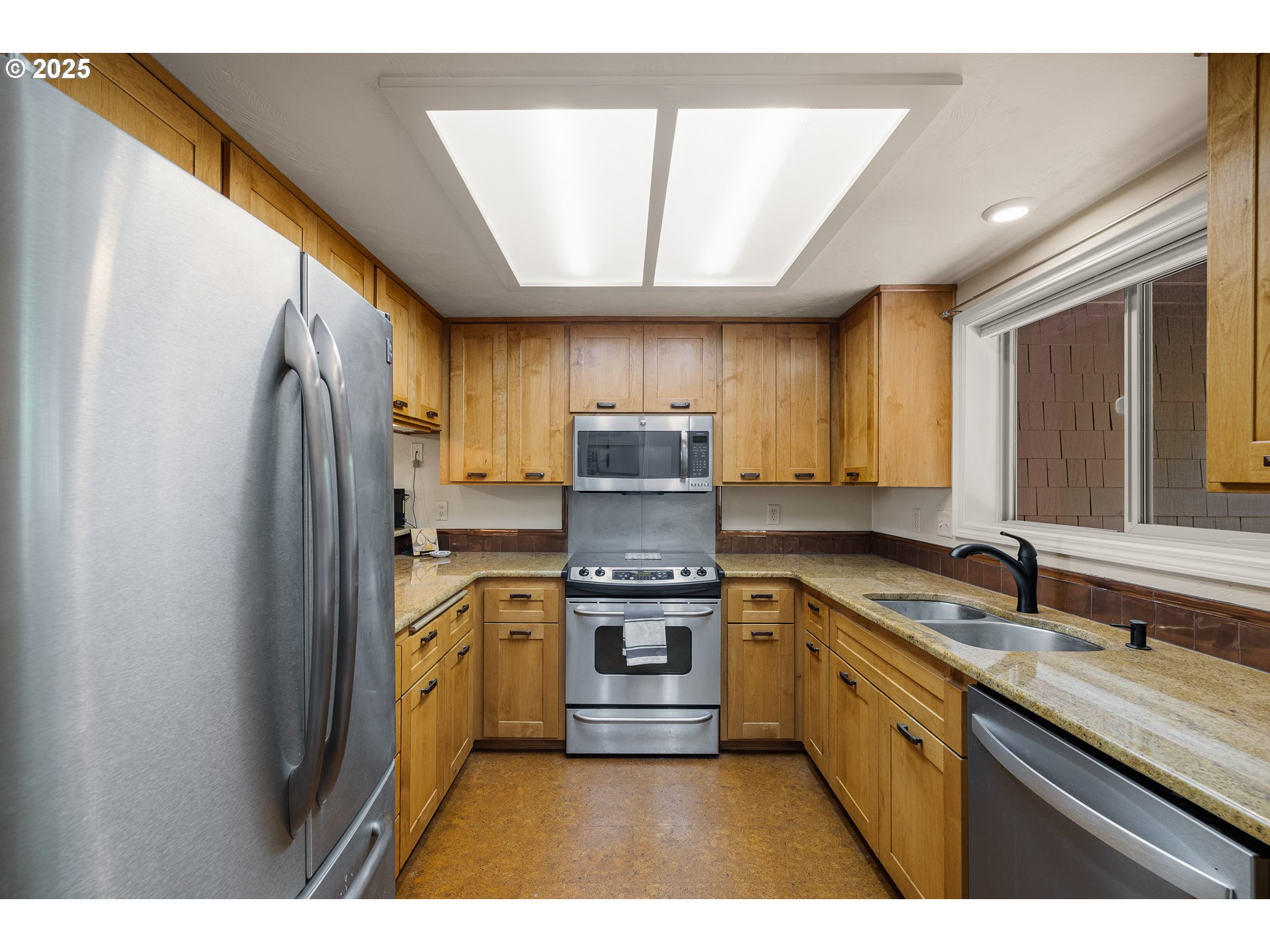 83 ROCKRIDGE DR