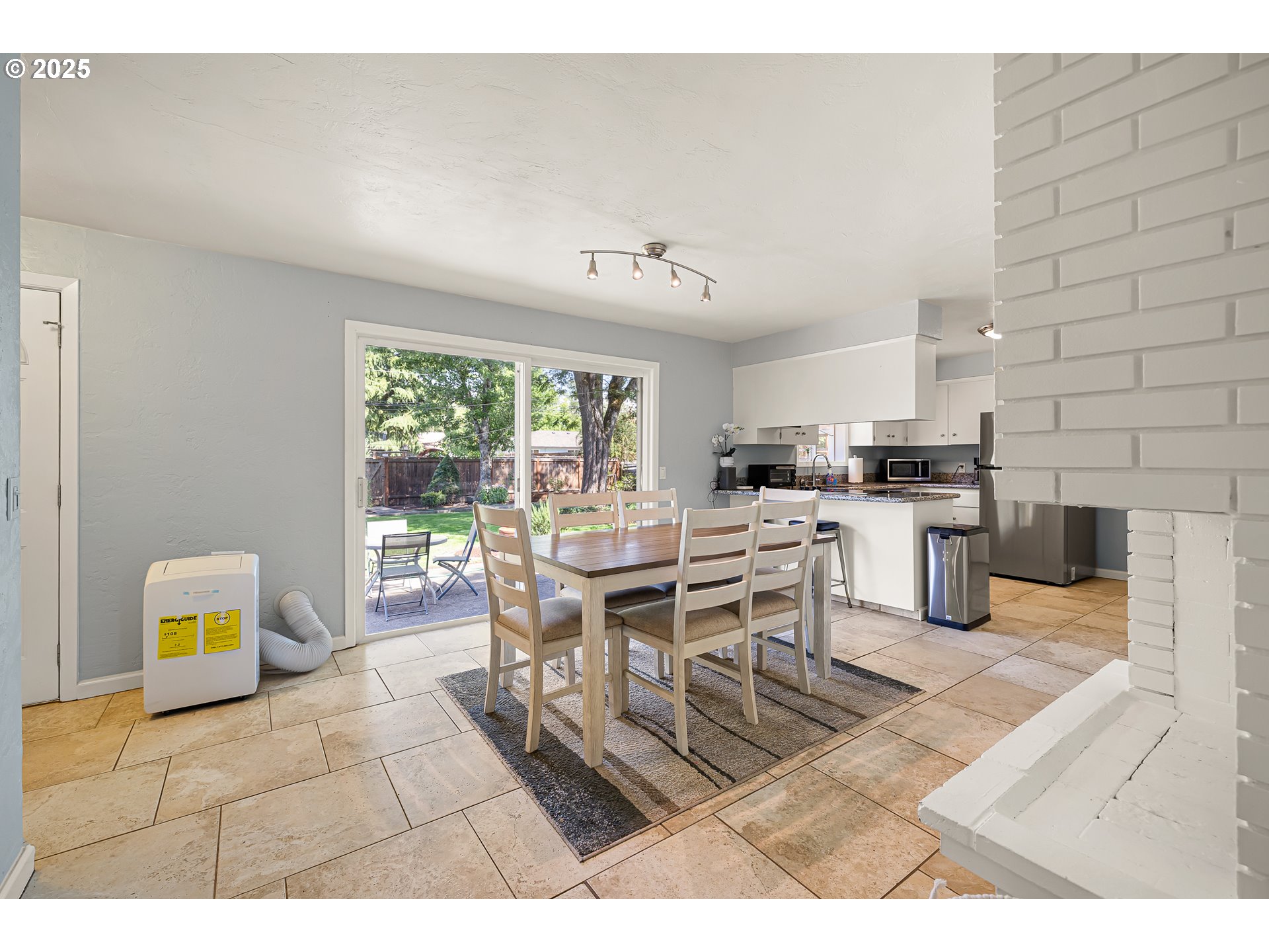2235 POLK ST