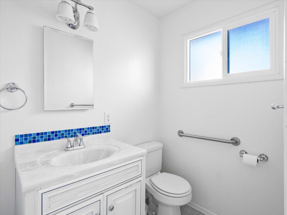 702 San Fernando Drive