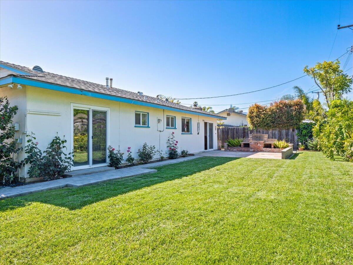 702 San Fernando Drive