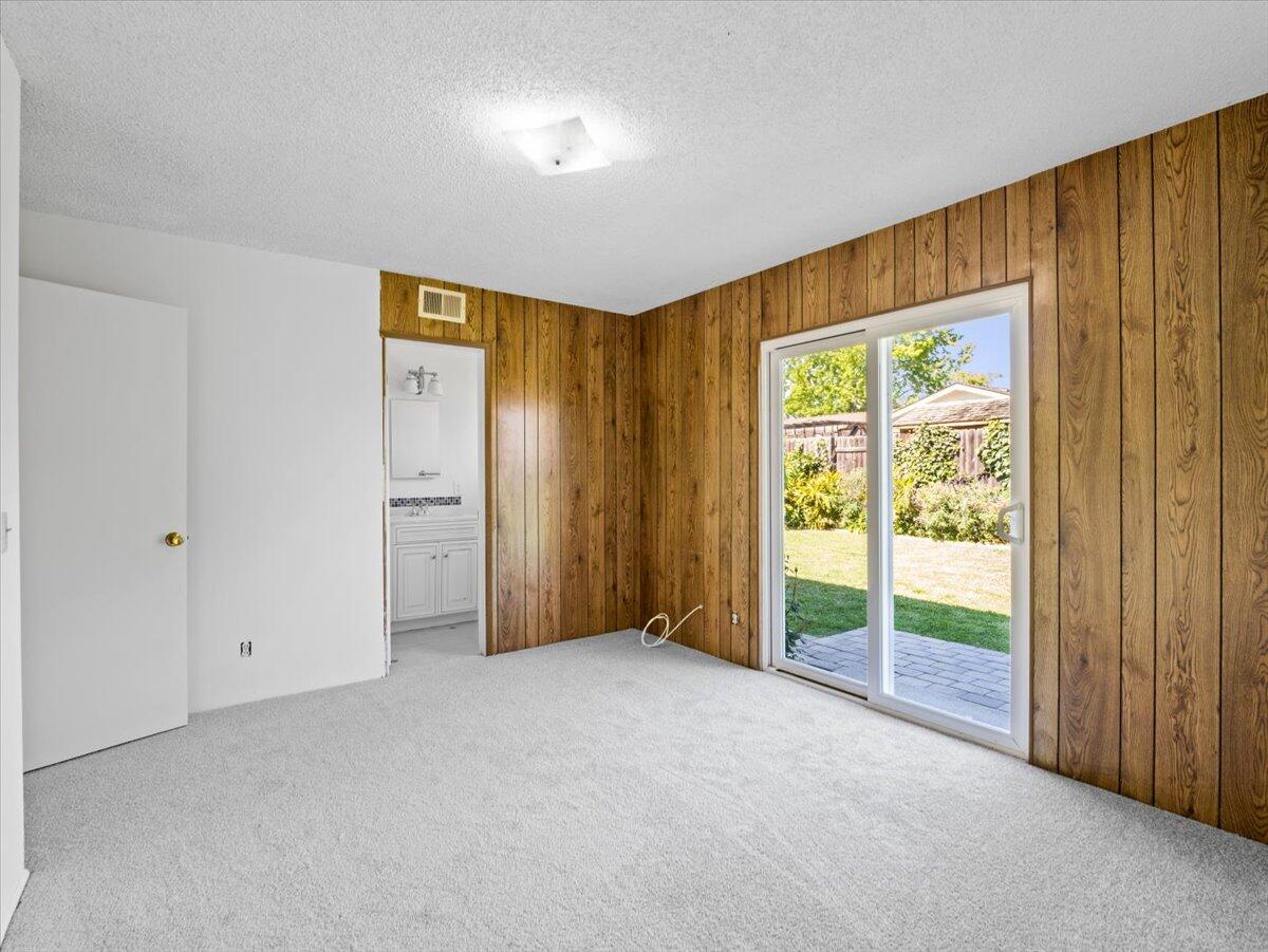 702 San Fernando Drive