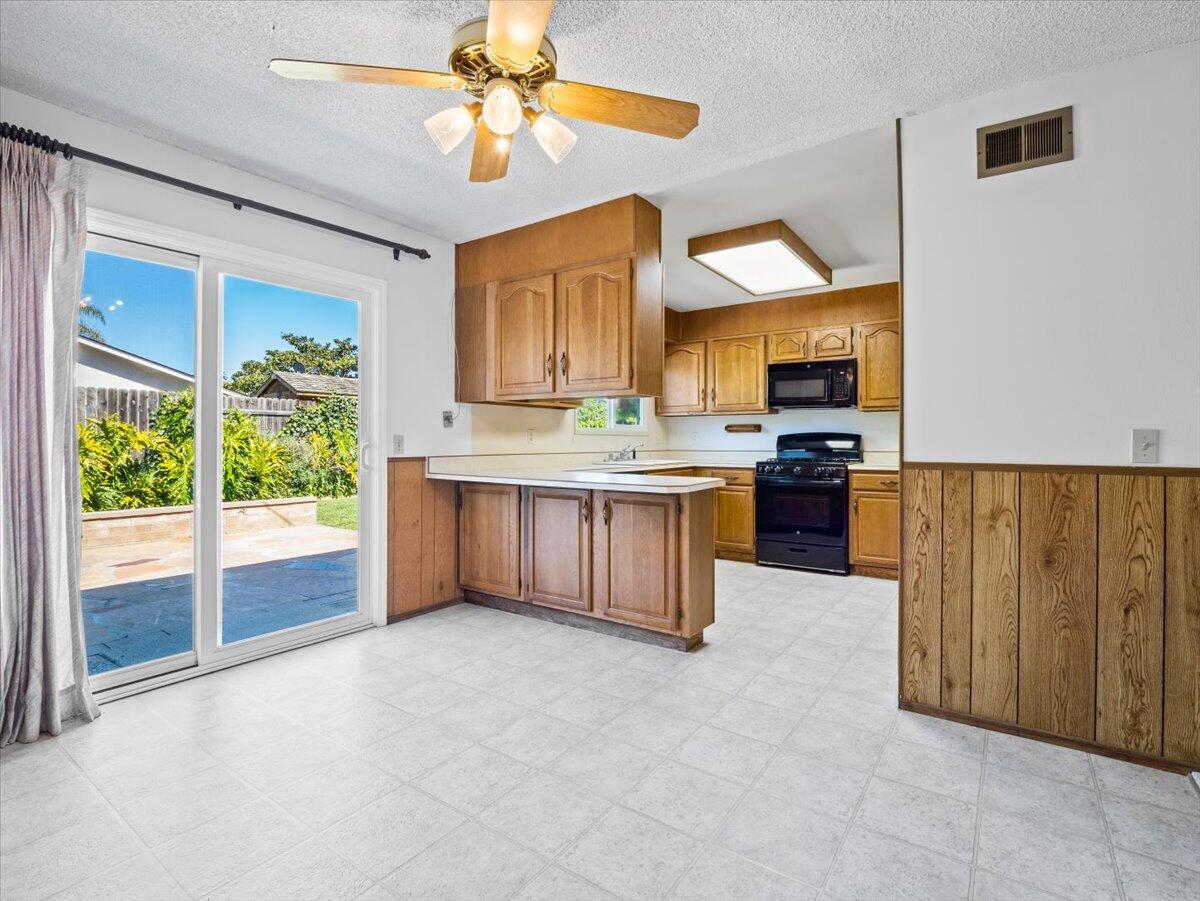 702 San Fernando Drive