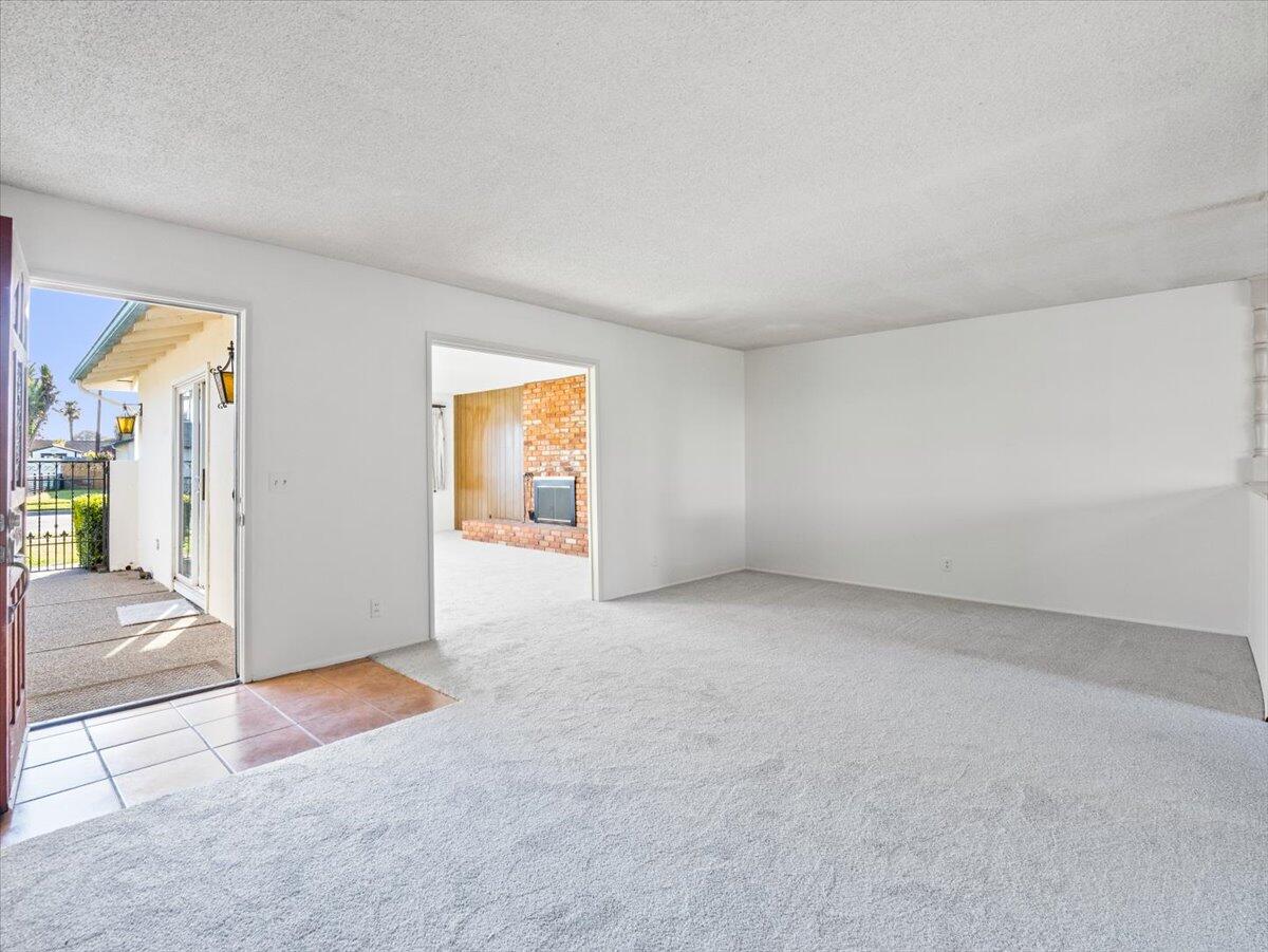 702 San Fernando Drive