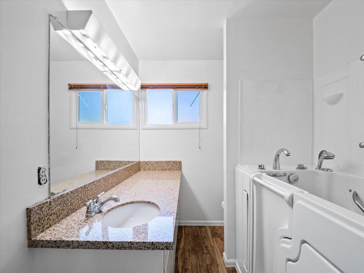 702 San Fernando Drive