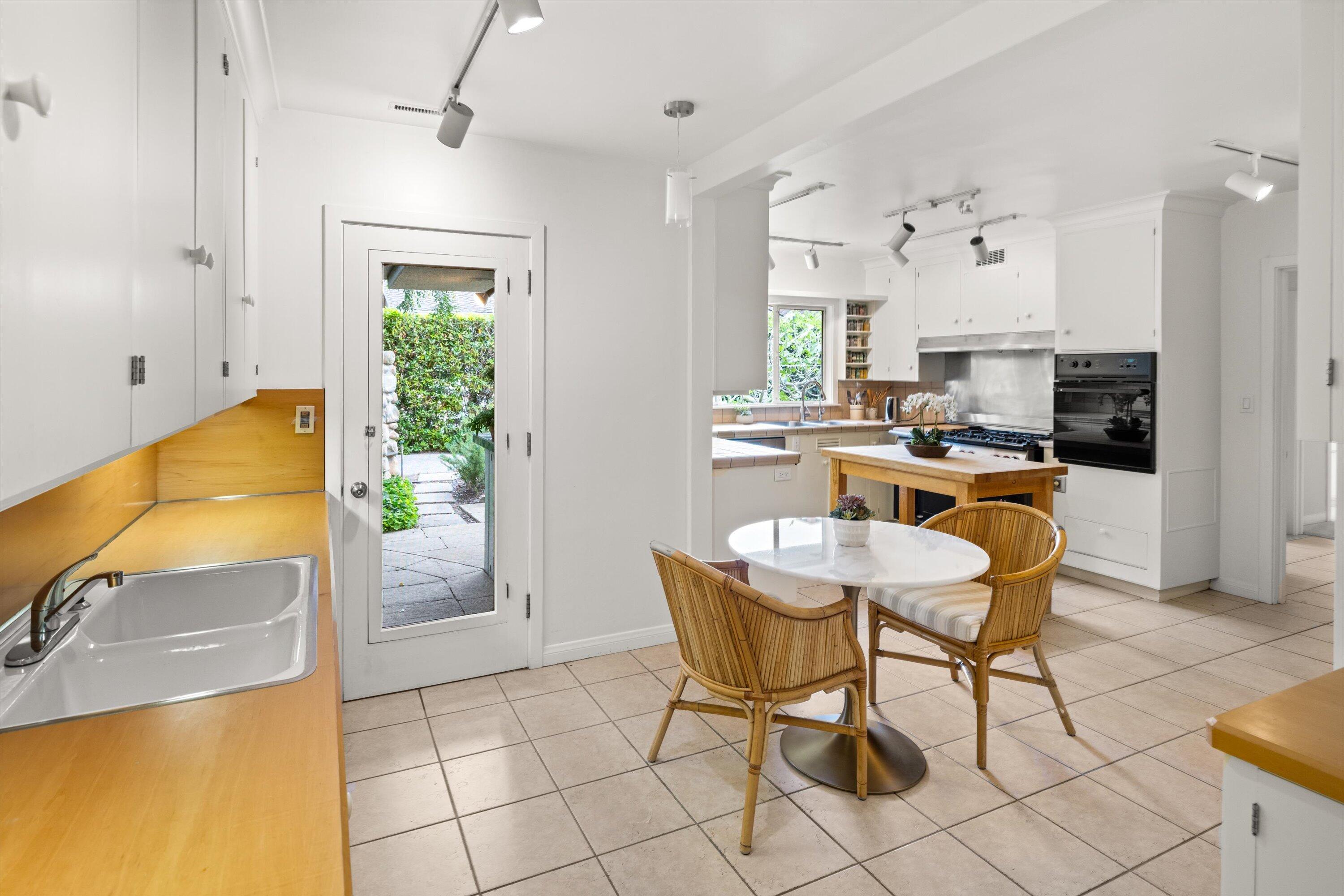 1666 San Leandro Lane