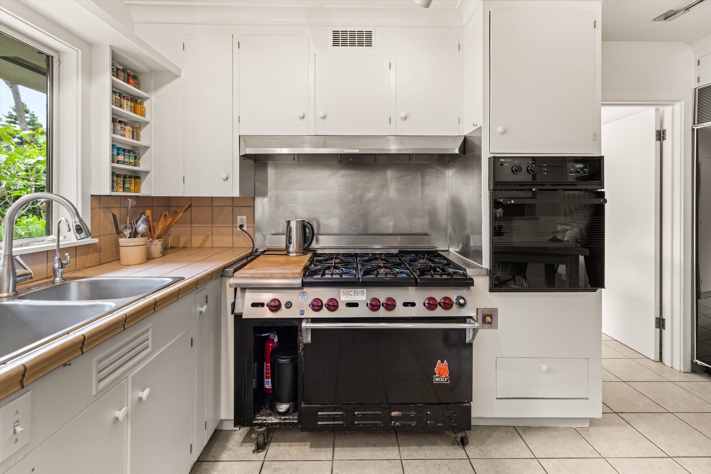 1666 San Leandro Lane