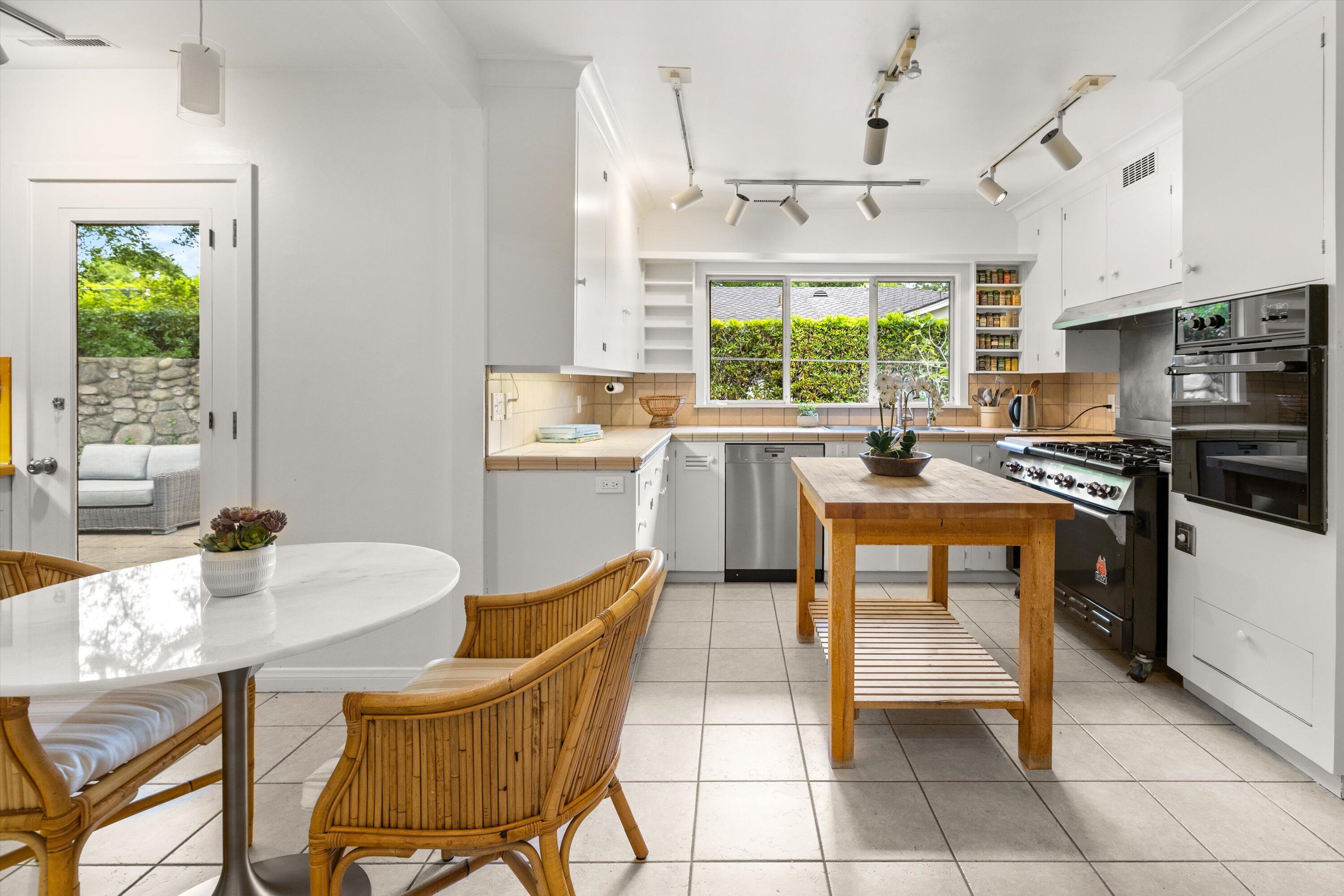 1666 San Leandro Lane