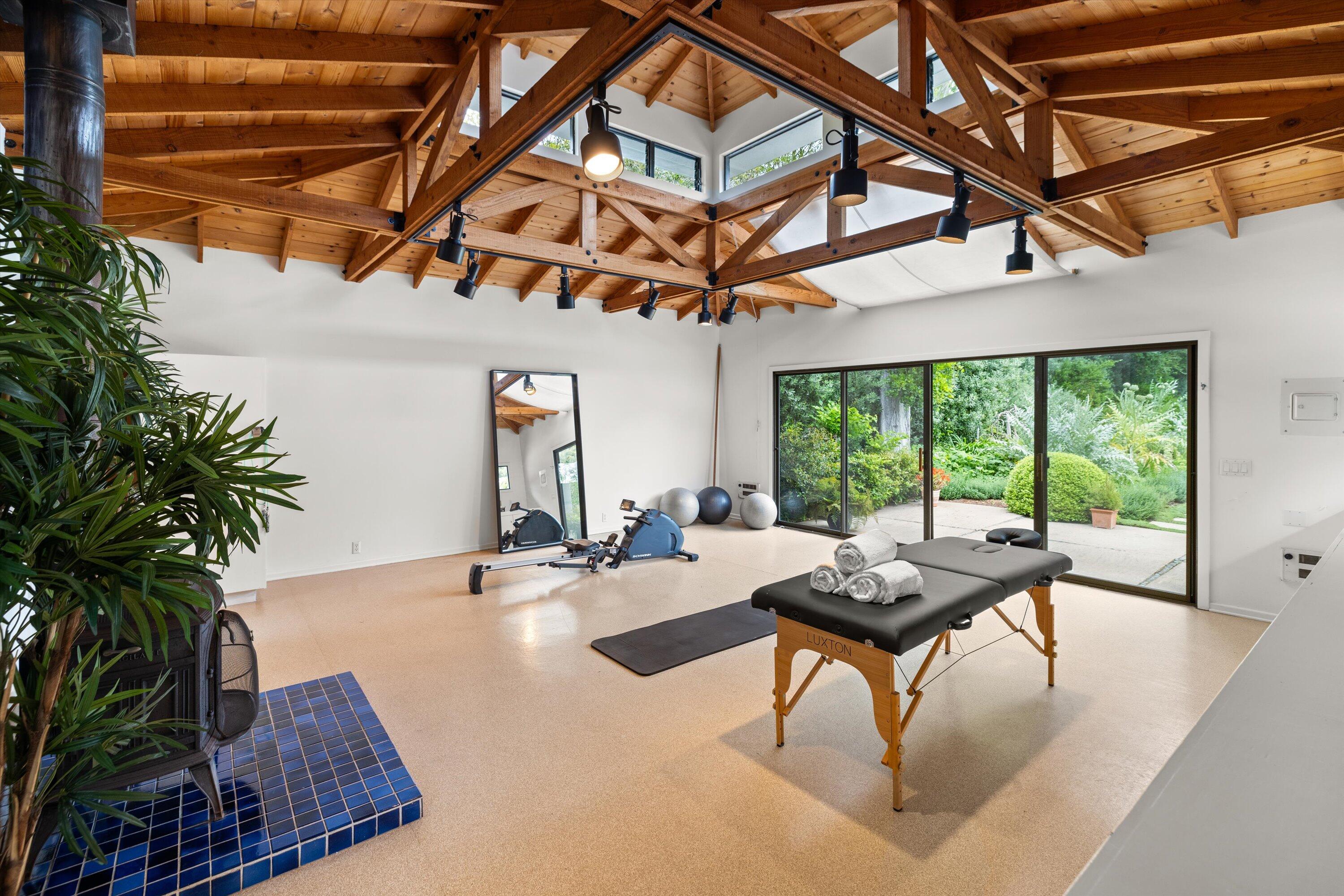 1666 San Leandro Lane