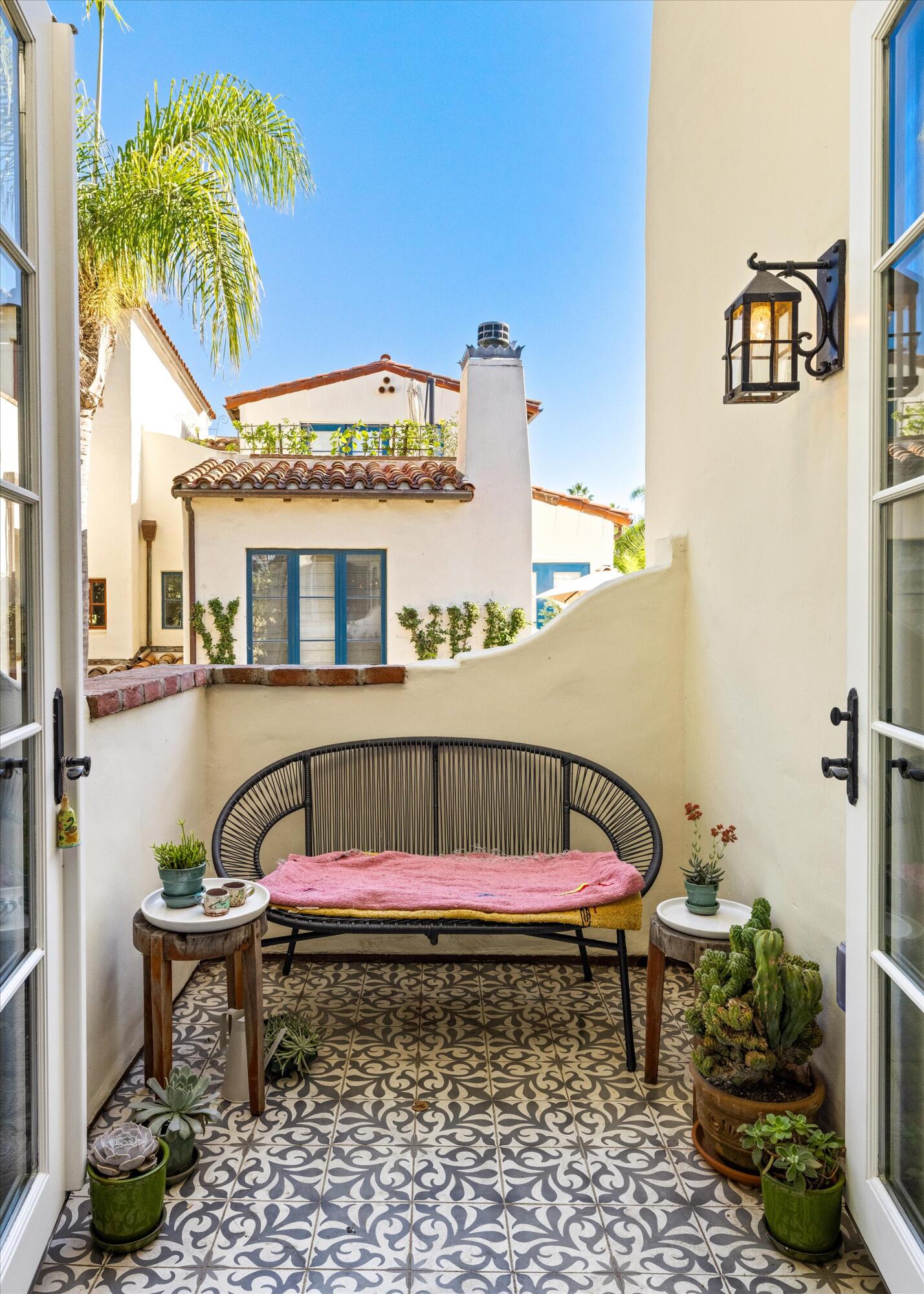 218 Santa Barbara Street Unit: C