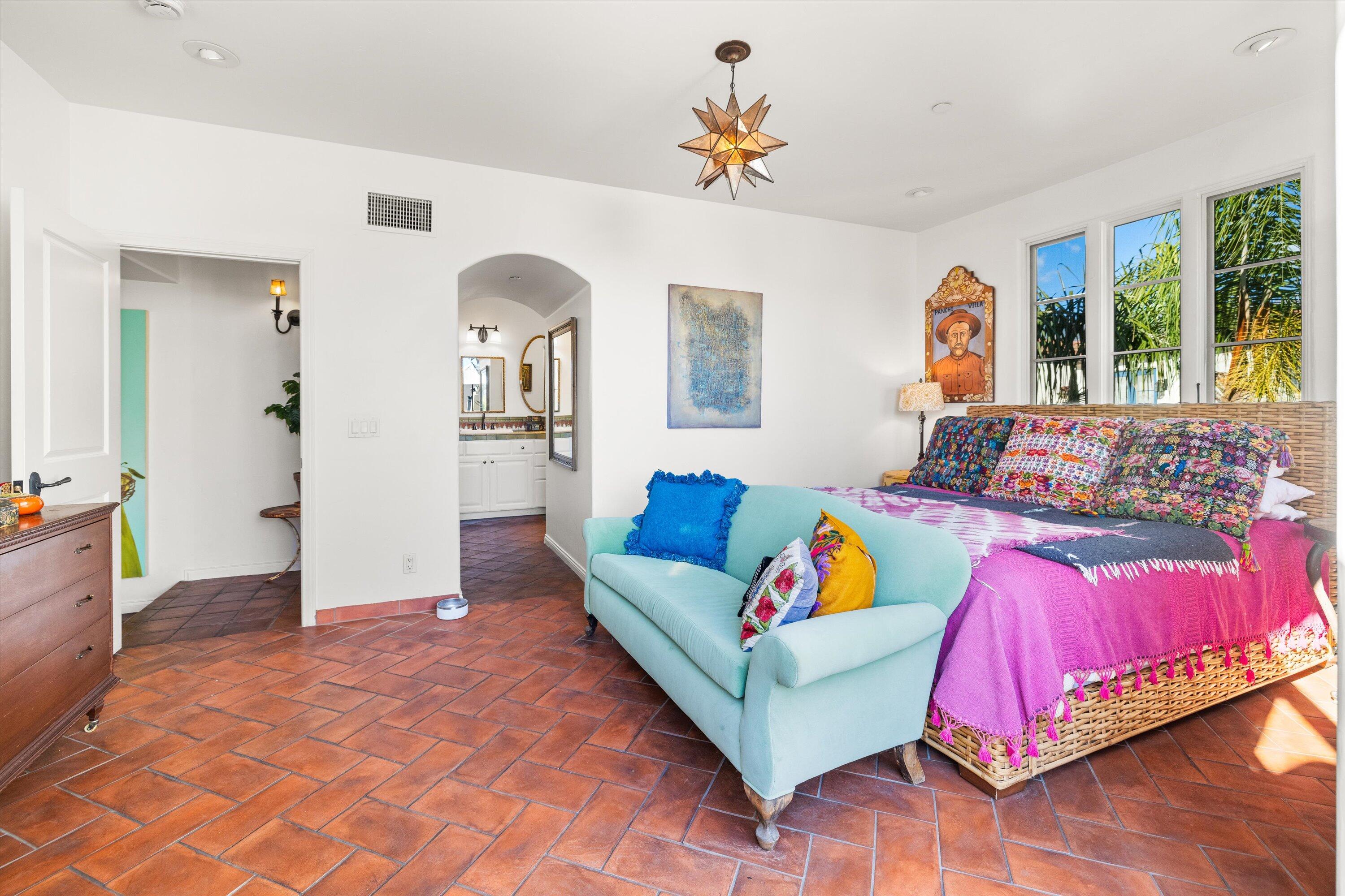 218 Santa Barbara Street Unit: C