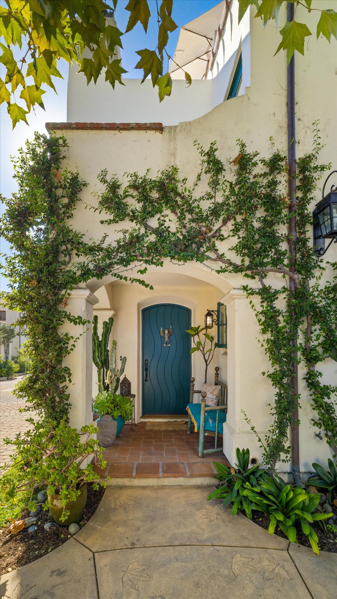 218 Santa Barbara Street Unit: C