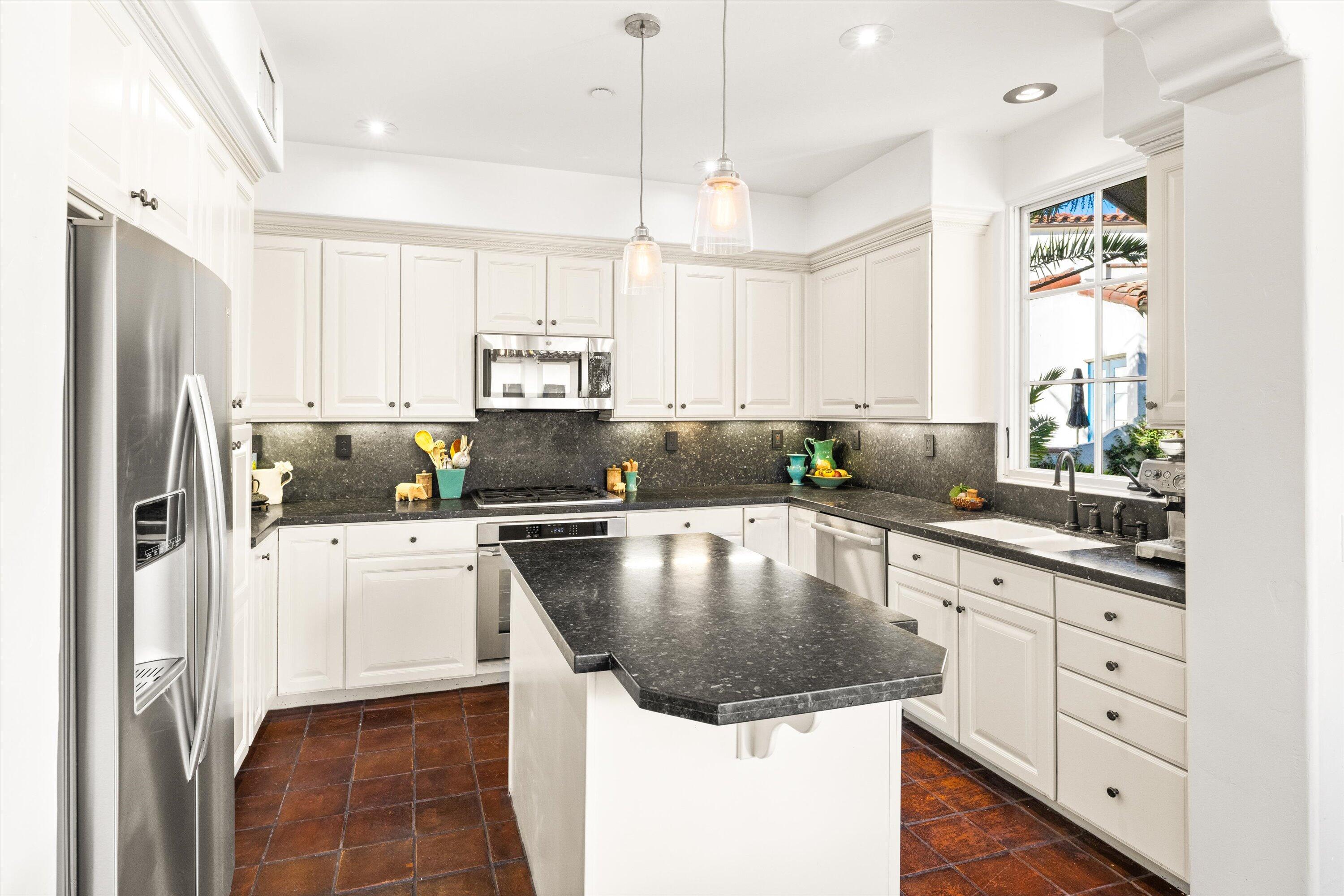 218 Santa Barbara Street Unit: C