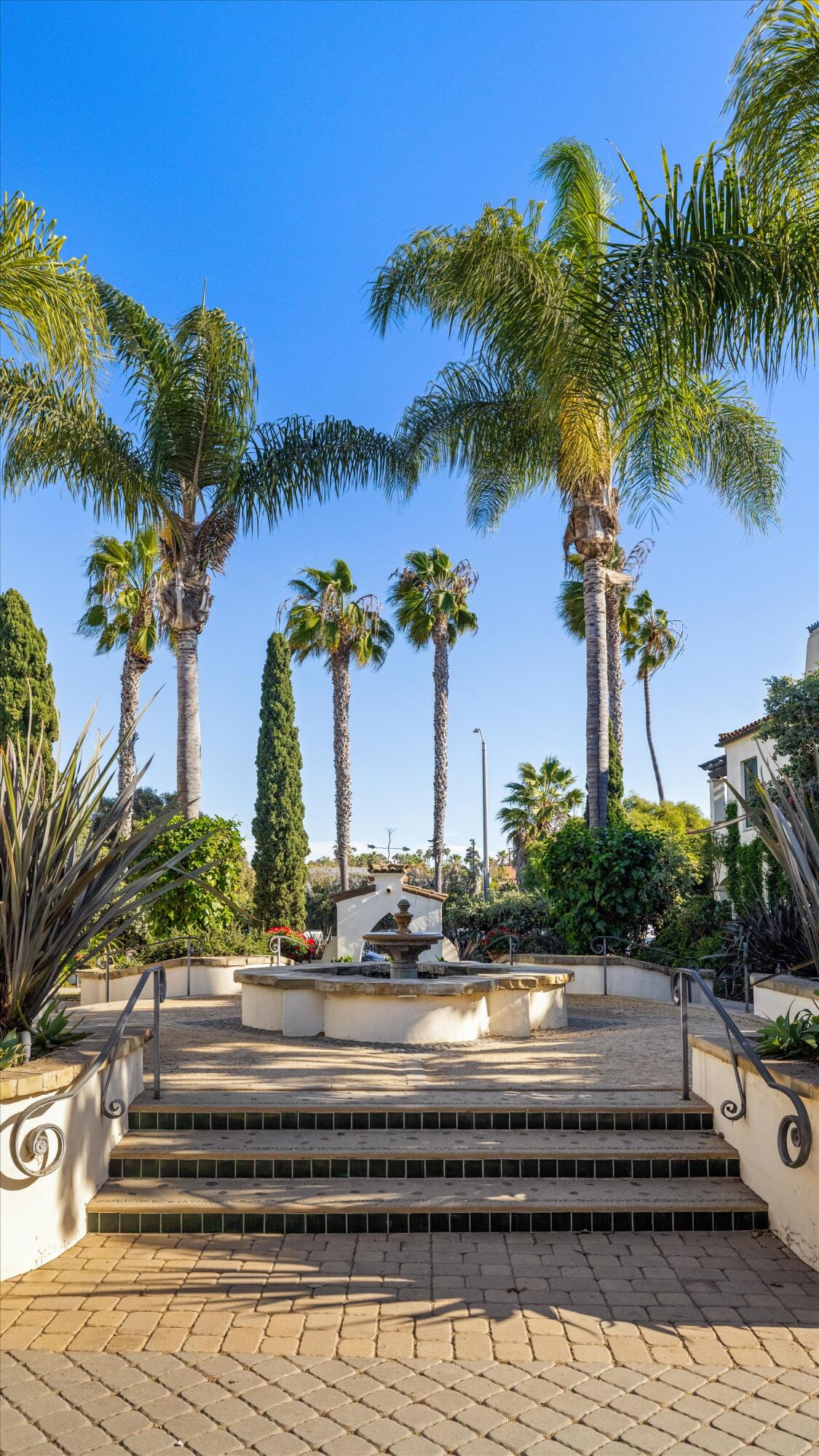 218 Santa Barbara Street Unit: C