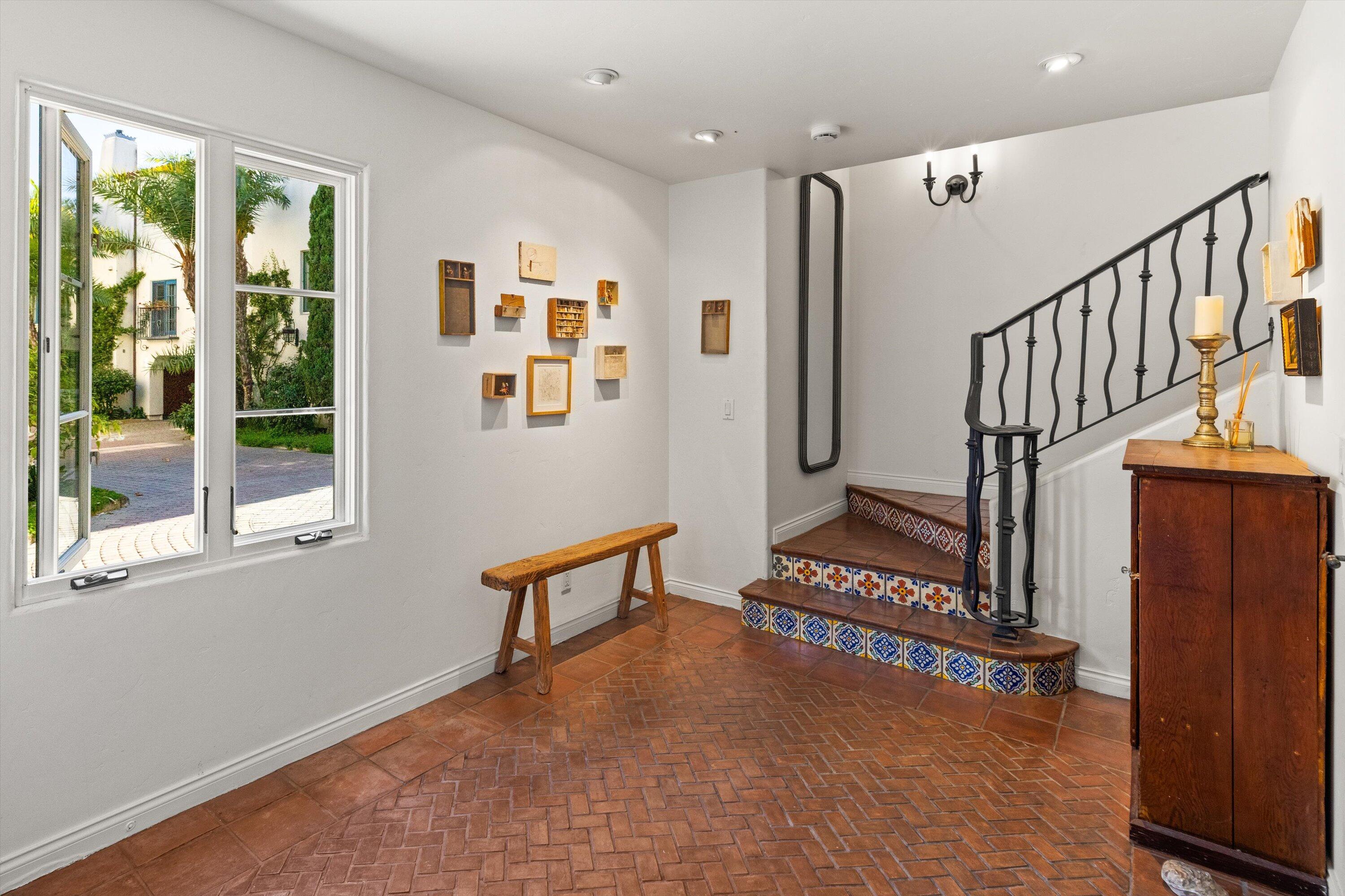 218 Santa Barbara Street Unit: C