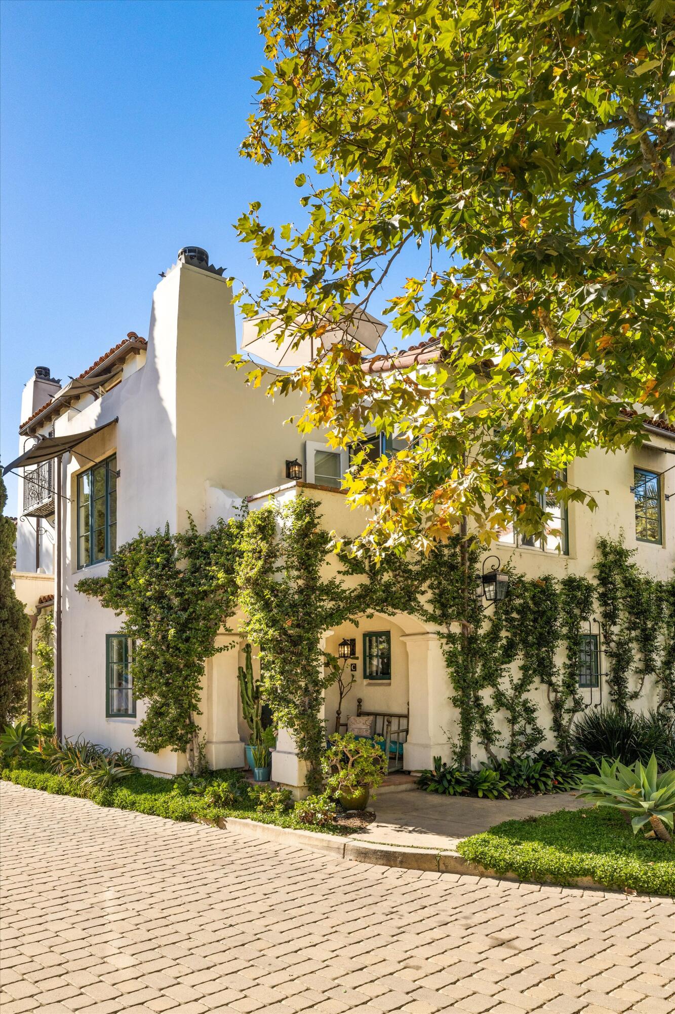 218 Santa Barbara Street Unit: C