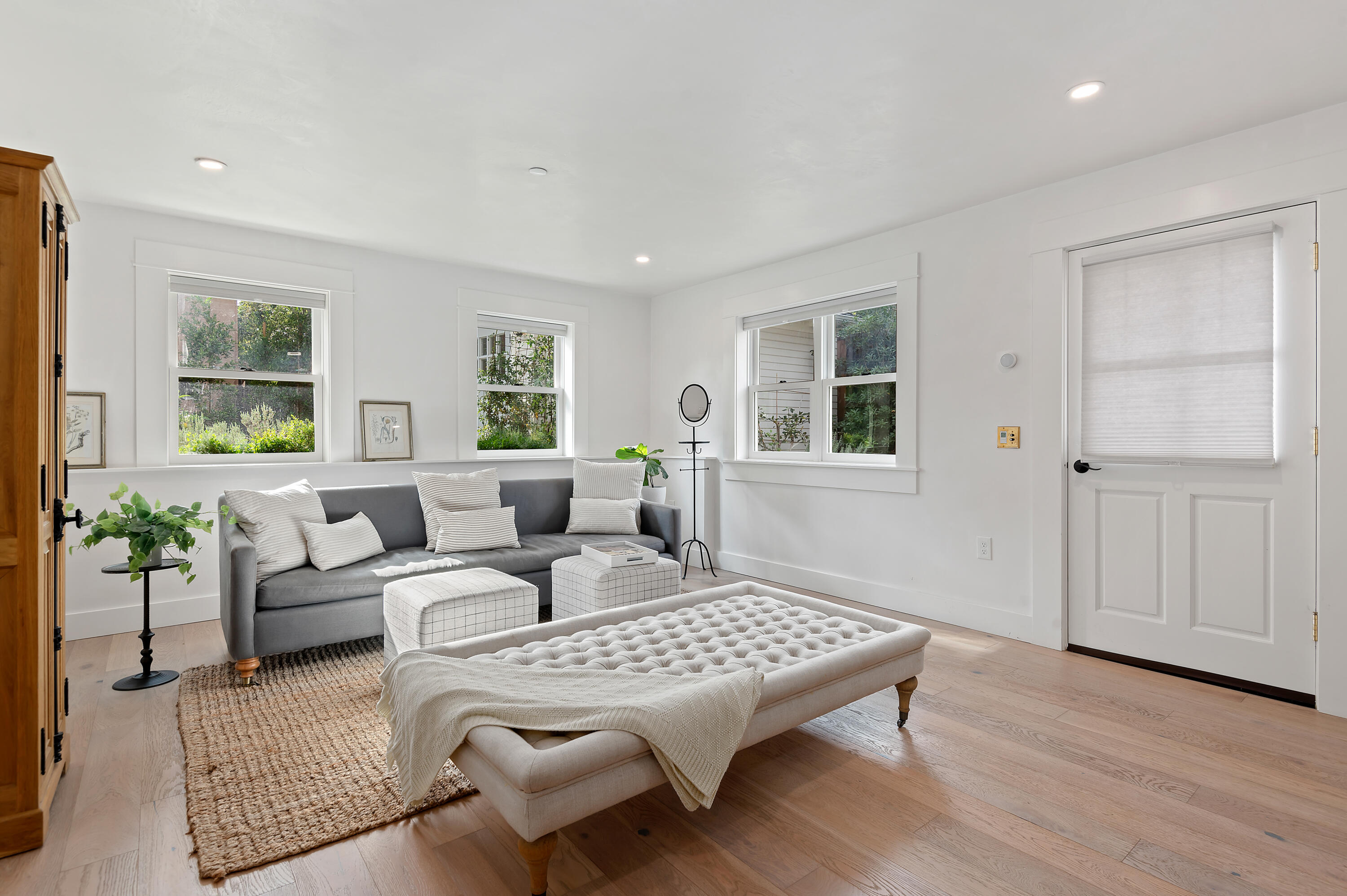 100 W Valerio Street